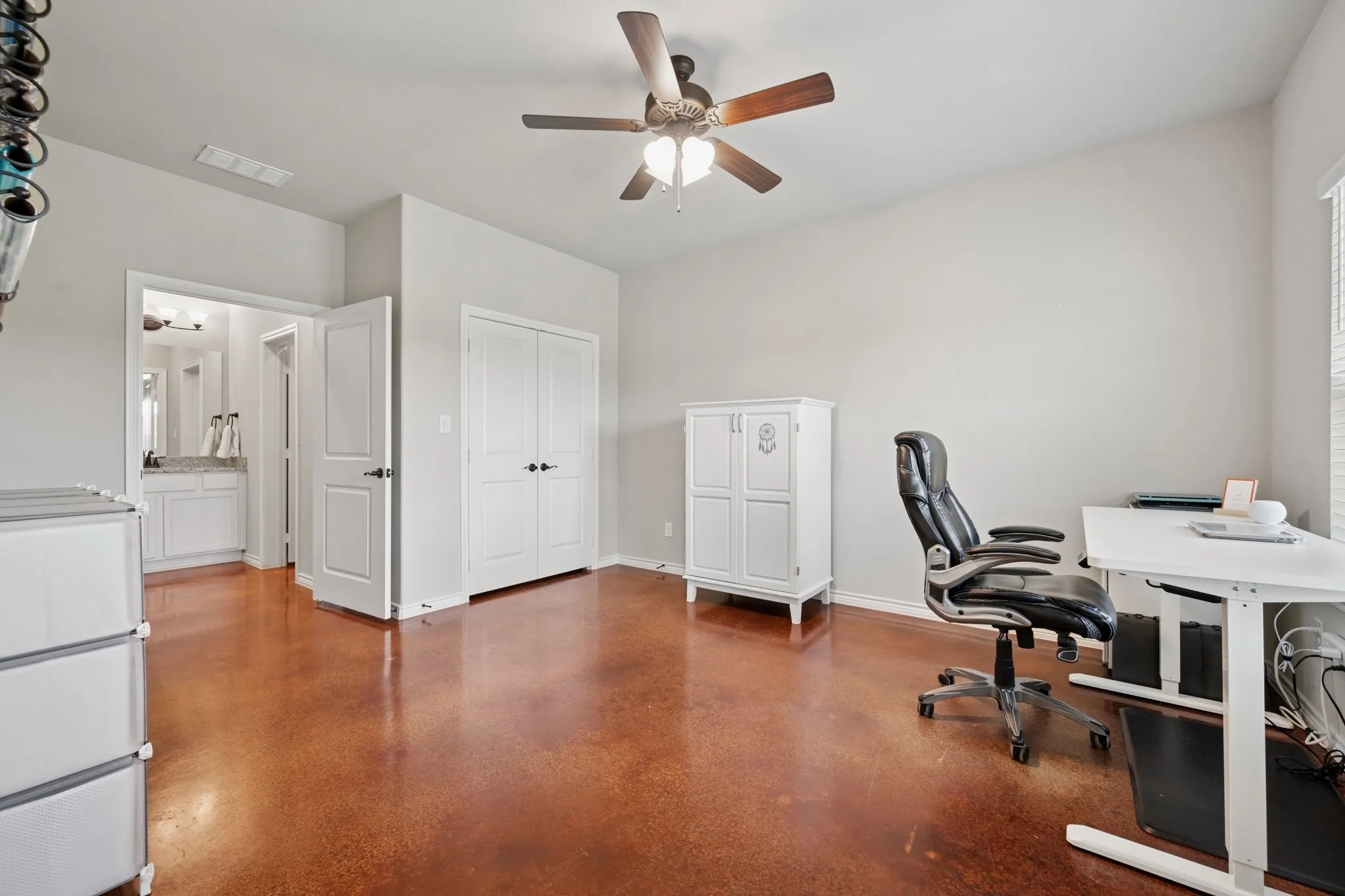 Single Family Residence For Sale in Grayson County , 2435 Cobler Road, Collinsville, Texas 76233, 3 Bedroom, 3 Bathroom, 4 Garage spaces, 2,557 Sqft, built in 2019, Preowned, mls#21038479, Real Estate Agent in Collinsville, Homes For Sale in Grayson county, Homes For Sale in Collinsville, Realtor in Collinsville Texas, Real Estate Brokerage Independent Realty Texas, Luminita Cordes Realtor