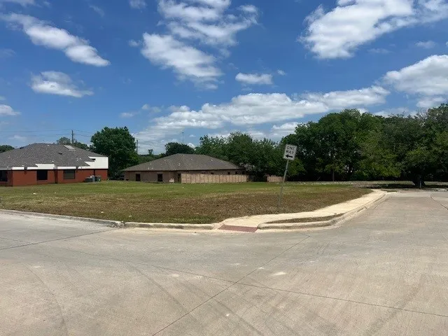 Unimproved Land For Sale in Collin County , 105 Westpark Drive S, Mc Kinney, Texas 75072, 0, 0, Garage spaces, 0 Sqft, built in 1970, Price $690,000, mls#21038834, Real Estate Agent in Mc Kinney, Homes For Sale in Collin county, Homes For Sale in Mc Kinney, Realtor in Mc Kinney Texas, Real Estate Brokerage Independent Realty Texas, Luminita Cordes Realtor