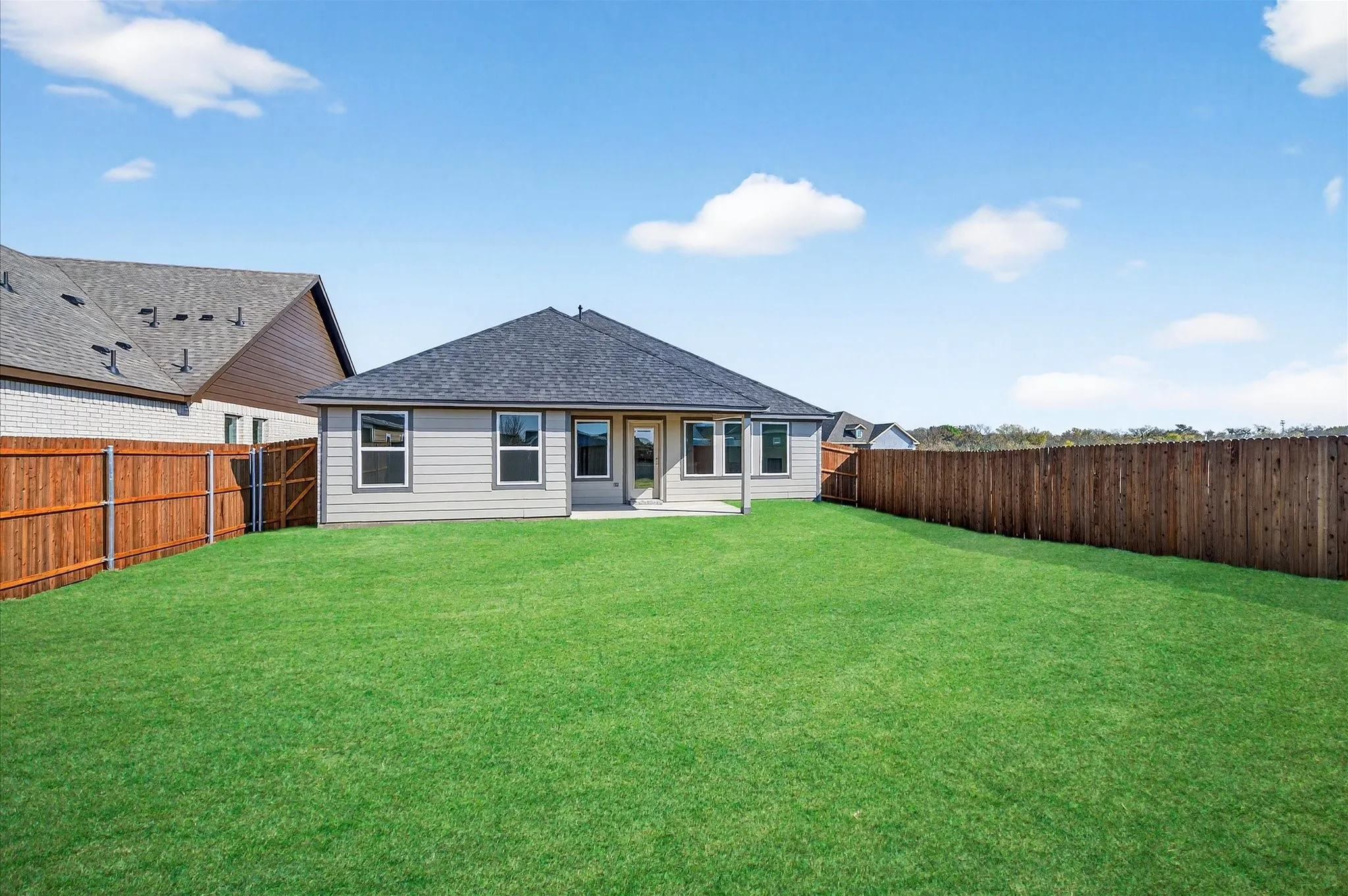 Single Family Residence For Sale in Grayson County , 2220 Trailside Drive, Sherman, Texas 75092, 3 Bedroom, 2 Bathroom, 2 Garage spaces, 1,600 Sqft, built in 2025, New Construction - Complete, mls#21037251, Real Estate Agent in Sherman, Homes For Sale in Grayson county, Homes For Sale in Sherman, Realtor in Sherman Texas, Real Estate Brokerage Independent Realty Texas, Luminita Cordes Realtor