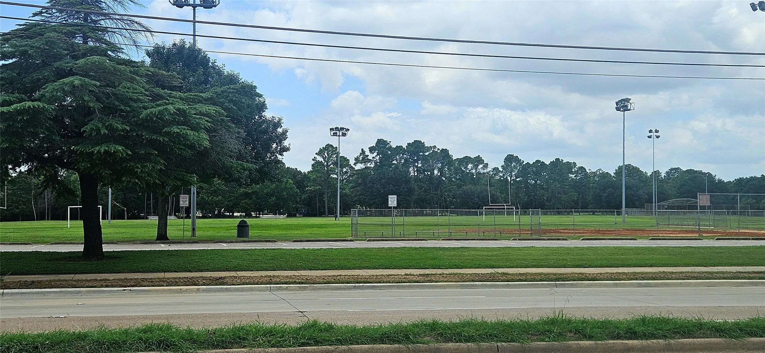 Enjoy Crawford Memorial Park directly across the street!