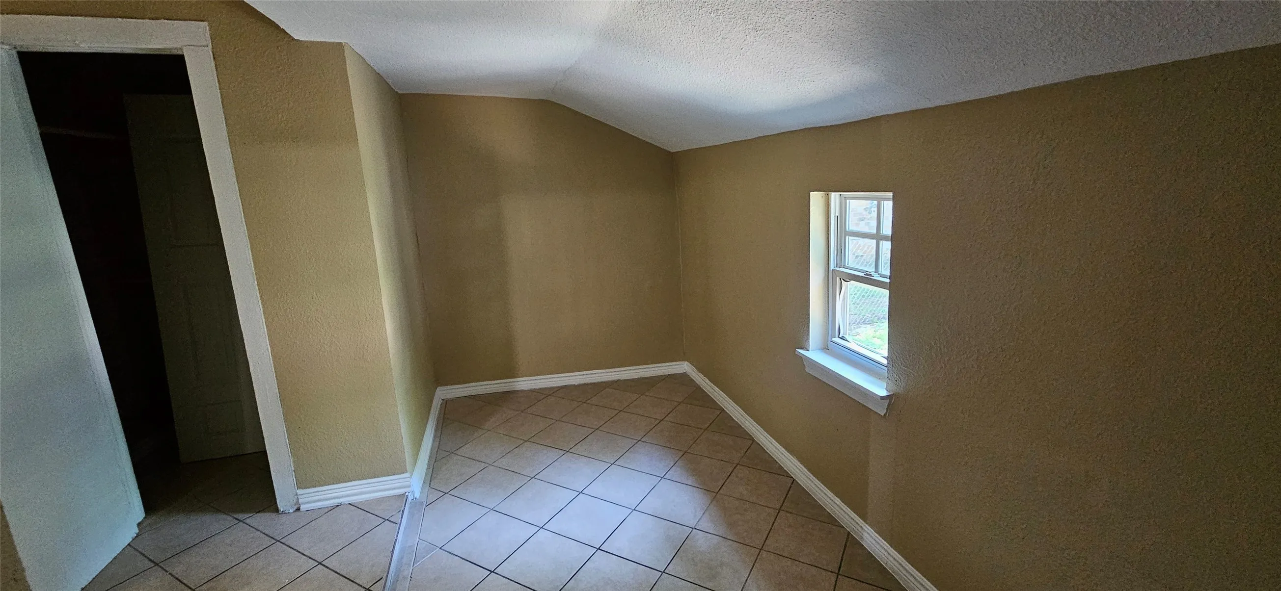 Extra room leading to patio