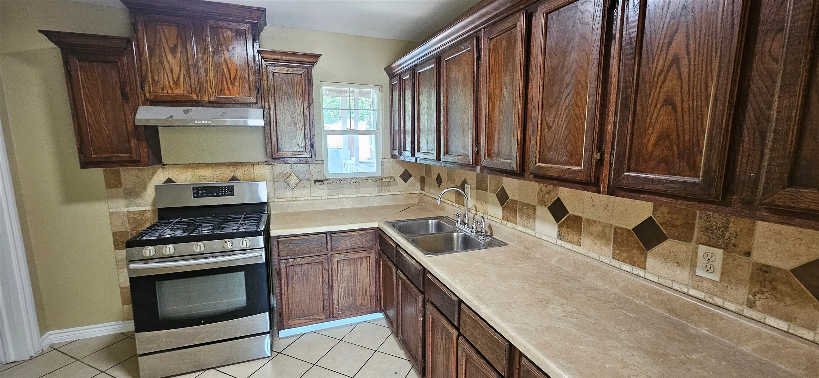 Single Family Residence For Sale in Dallas County , 8613 Elam Road, Dallas, Texas 75217, 3 Bedroom, 1 Bathroom, Garage spaces, 1,088 Sqft, built in 1950, mls#21030098, Real Estate Agent in Dallas, Homes For Sale in Dallas county, Homes For Sale in Dallas, Realtor in Dallas Texas, Real Estate Brokerage Independent Realty Texas, Luminita Cordes Realtor