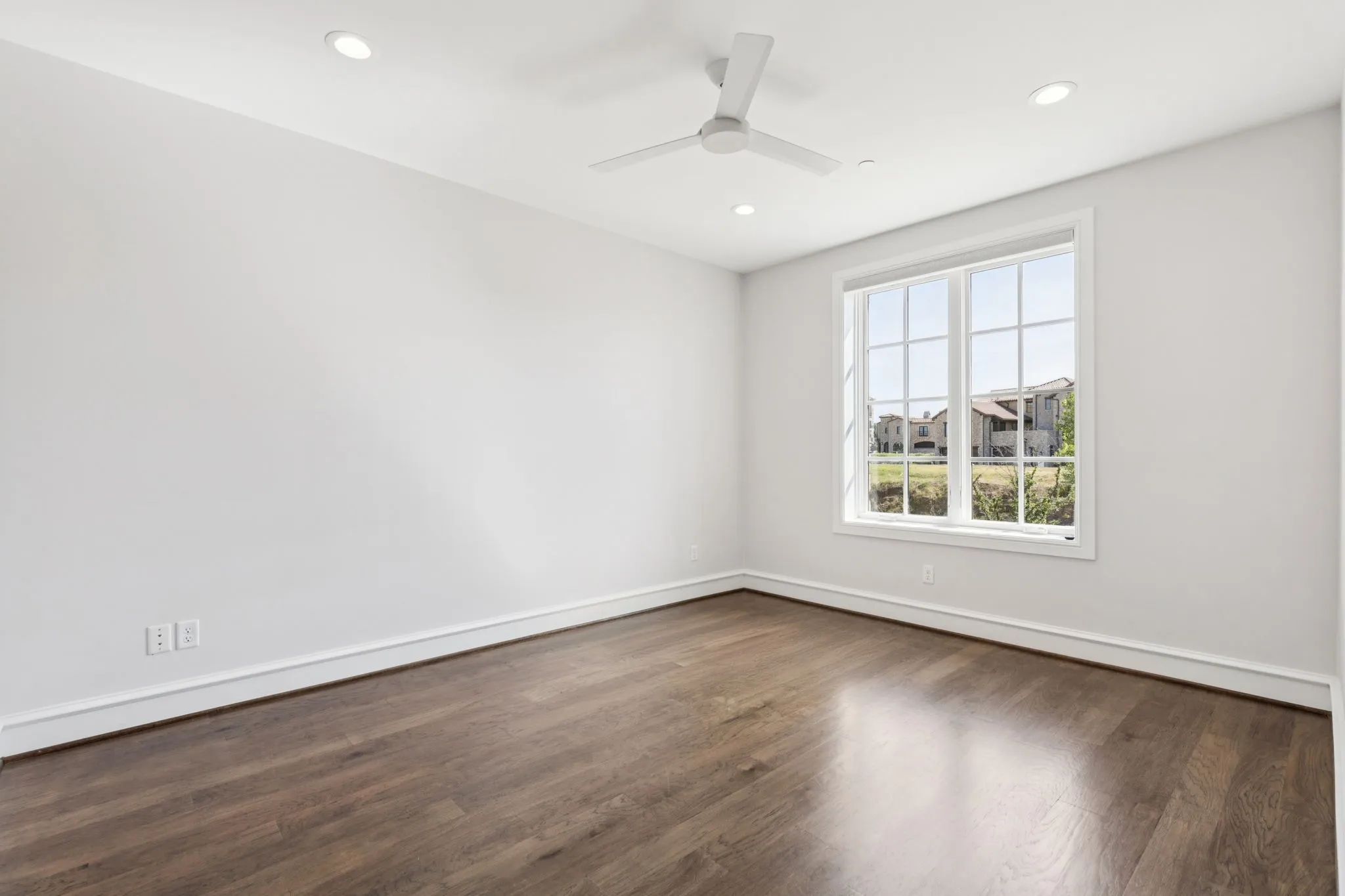 Townhouse For Sale in Tarrant County , 22 Comillas Drive, Westlake, Texas 76262, 3 Bedroom, 5 Bathroom, 2 Garage spaces, 3,434 Sqft, built in 2019, mls#21025664, Real Estate Agent in Westlake, Homes For Sale in Tarrant county, Homes For Sale in Westlake, Realtor in Westlake Texas, Real Estate Brokerage Independent Realty Texas, Luminita Cordes Realtor