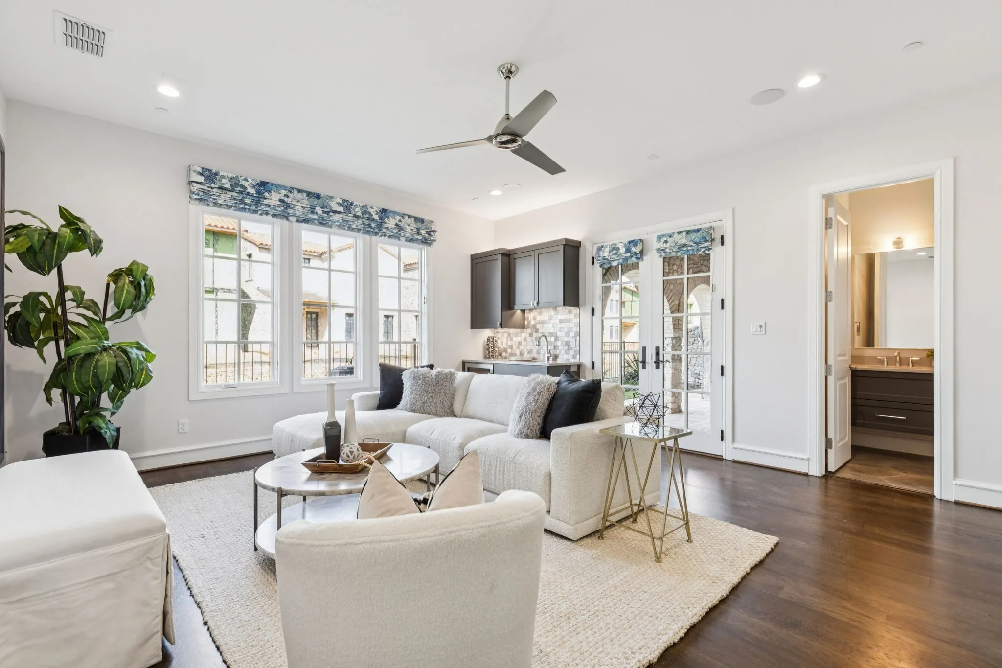 Townhouse For Sale in Tarrant County , 22 Comillas Drive, Westlake, Texas 76262, 3 Bedroom, 5 Bathroom, 2 Garage spaces, 3,434 Sqft, built in 2019, mls#21025664, Real Estate Agent in Westlake, Homes For Sale in Tarrant county, Homes For Sale in Westlake, Realtor in Westlake Texas, Real Estate Brokerage Independent Realty Texas, Luminita Cordes Realtor