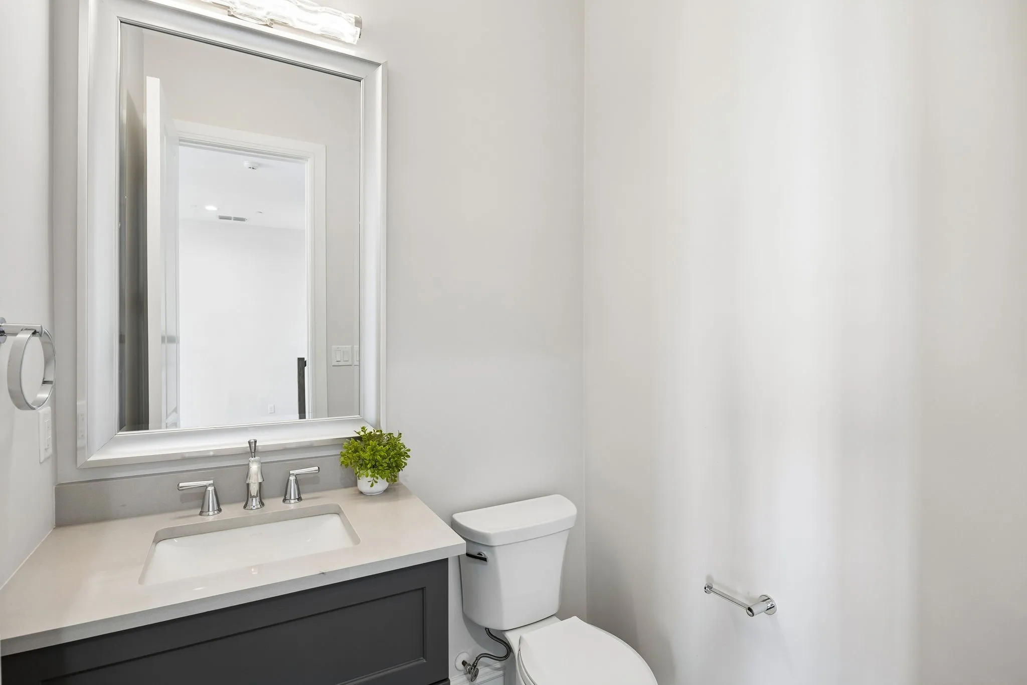 Townhouse For Sale in Tarrant County , 22 Comillas Drive, Westlake, Texas 76262, 3 Bedroom, 5 Bathroom, 2 Garage spaces, 3,434 Sqft, built in 2019, mls#21025664, Real Estate Agent in Westlake, Homes For Sale in Tarrant county, Homes For Sale in Westlake, Realtor in Westlake Texas, Real Estate Brokerage Independent Realty Texas, Luminita Cordes Realtor