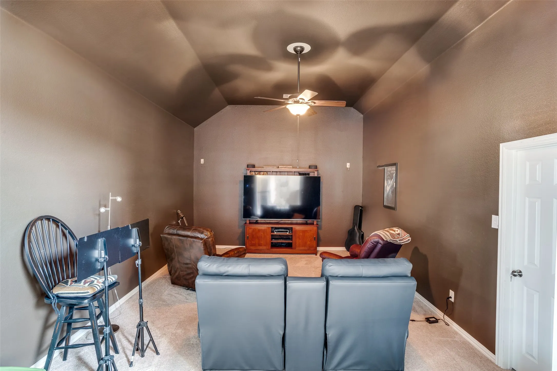 Single Family Residence For Sale in Collin County , 1221 Bridgeway Lane, Allen, Texas 75013, 4 Bedroom, 4 Bathroom, 3 Garage spaces, 4,021 Sqft, built in 2001, mls#21036337, Real Estate Agent in Allen, Homes For Sale in Collin county, Homes For Sale in Allen, Realtor in Allen Texas, Real Estate Brokerage Independent Realty Texas, Luminita Cordes Realtor