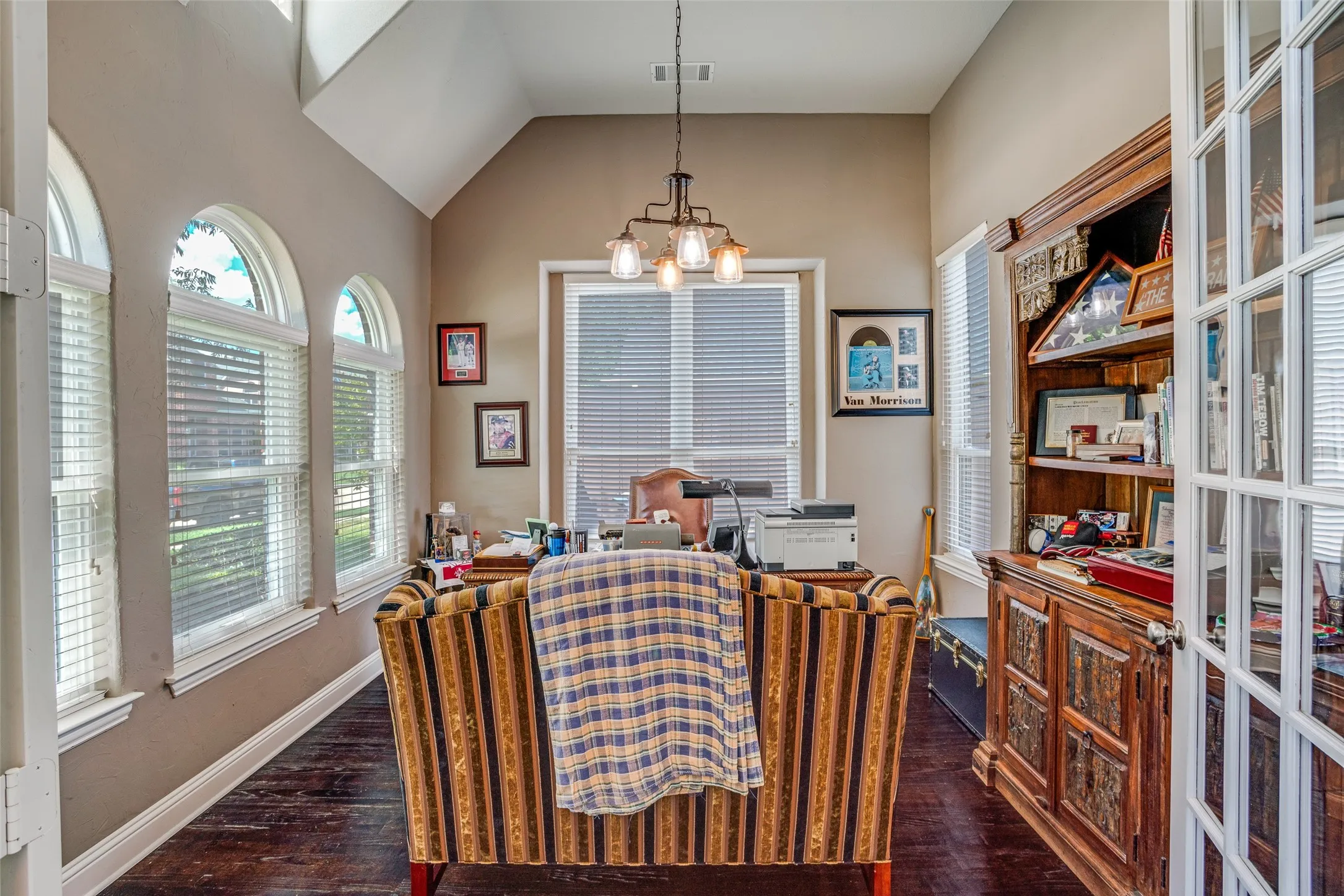 Single Family Residence For Sale in Collin County , 1221 Bridgeway Lane, Allen, Texas 75013, 4 Bedroom, 4 Bathroom, 3 Garage spaces, 4,021 Sqft, built in 2001, mls#21036337, Real Estate Agent in Allen, Homes For Sale in Collin county, Homes For Sale in Allen, Realtor in Allen Texas, Real Estate Brokerage Independent Realty Texas, Luminita Cordes Realtor