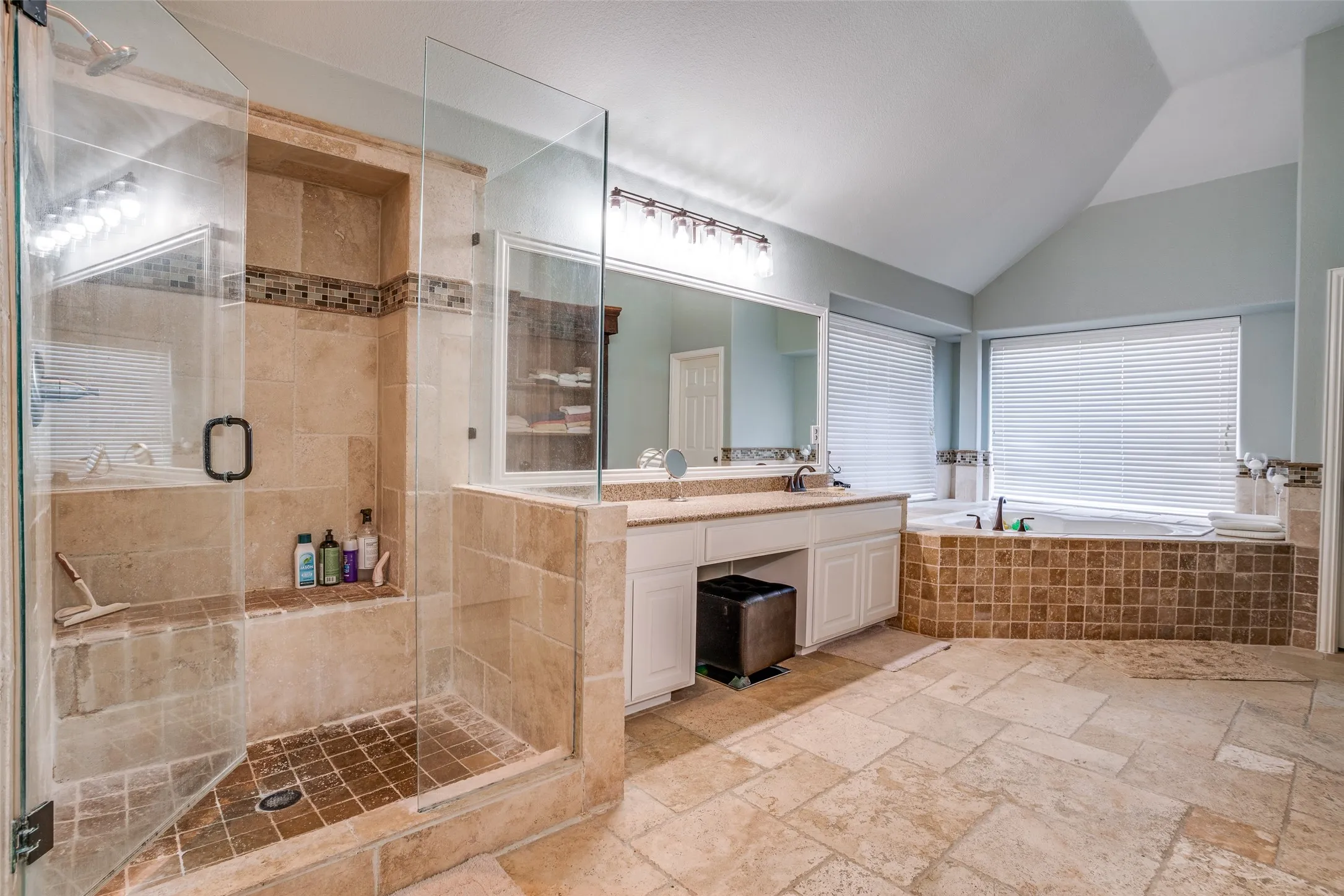 Single Family Residence For Sale in Collin County , 1221 Bridgeway Lane, Allen, Texas 75013, 4 Bedroom, 4 Bathroom, 3 Garage spaces, 4,021 Sqft, built in 2001, mls#21036337, Real Estate Agent in Allen, Homes For Sale in Collin county, Homes For Sale in Allen, Realtor in Allen Texas, Real Estate Brokerage Independent Realty Texas, Luminita Cordes Realtor