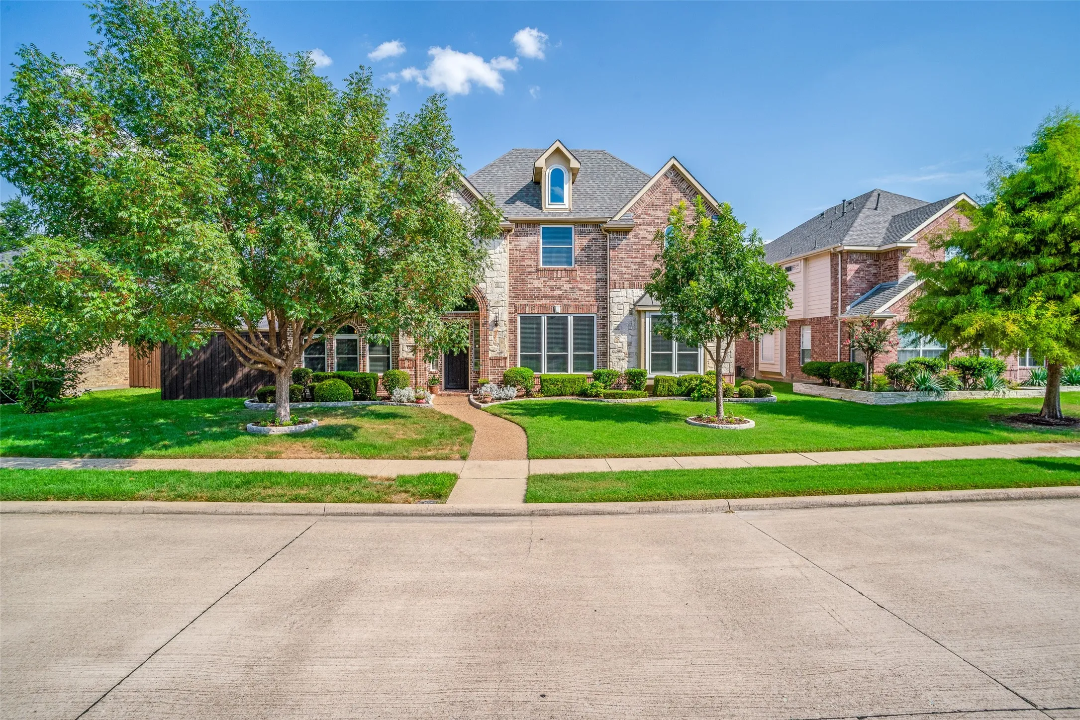 Single Family Residence For Sale in Collin County , 1221 Bridgeway Lane, Allen, Texas 75013, 4 Bedroom, 4 Bathroom, 3 Garage spaces, 4,021 Sqft, built in 2001, mls#21036337, Real Estate Agent in Allen, Homes For Sale in Collin county, Homes For Sale in Allen, Realtor in Allen Texas, Real Estate Brokerage Independent Realty Texas, Luminita Cordes Realtor
