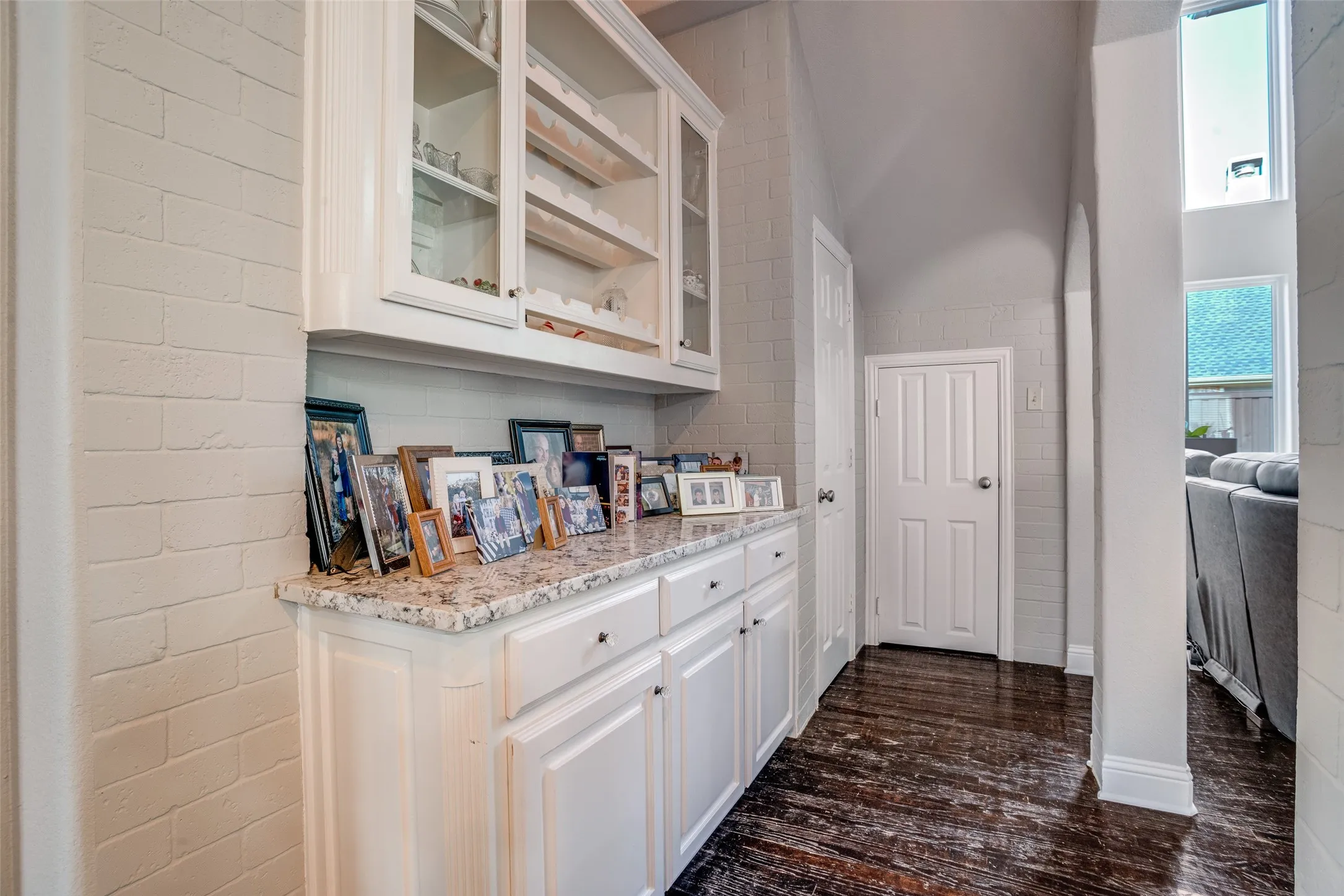 Single Family Residence For Sale in Collin County , 1221 Bridgeway Lane, Allen, Texas 75013, 4 Bedroom, 4 Bathroom, 3 Garage spaces, 4,021 Sqft, built in 2001, mls#21036337, Real Estate Agent in Allen, Homes For Sale in Collin county, Homes For Sale in Allen, Realtor in Allen Texas, Real Estate Brokerage Independent Realty Texas, Luminita Cordes Realtor