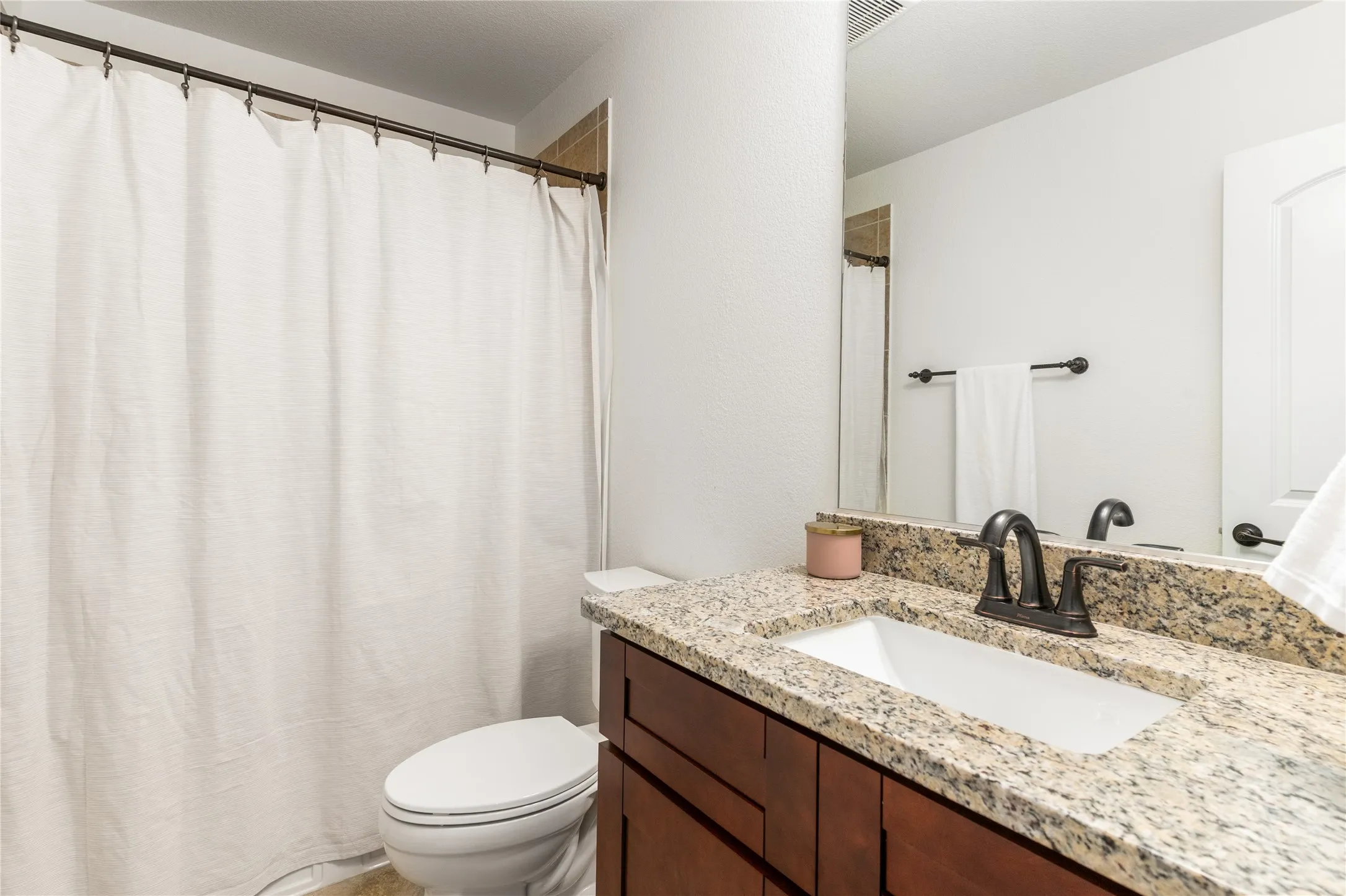 Single Family Residence For Sale in Tarrant County , 1112 Rhett Drive, Colleyville, Texas 76034, 4 Bedroom, 4 Bathroom, 2 Garage spaces, 2,908 Sqft, built in 2015, mls#21036653, Real Estate Agent in Colleyville, Homes For Sale in Tarrant county, Homes For Sale in Colleyville, Realtor in Colleyville Texas, Real Estate Brokerage Independent Realty Texas, Luminita Cordes Realtor