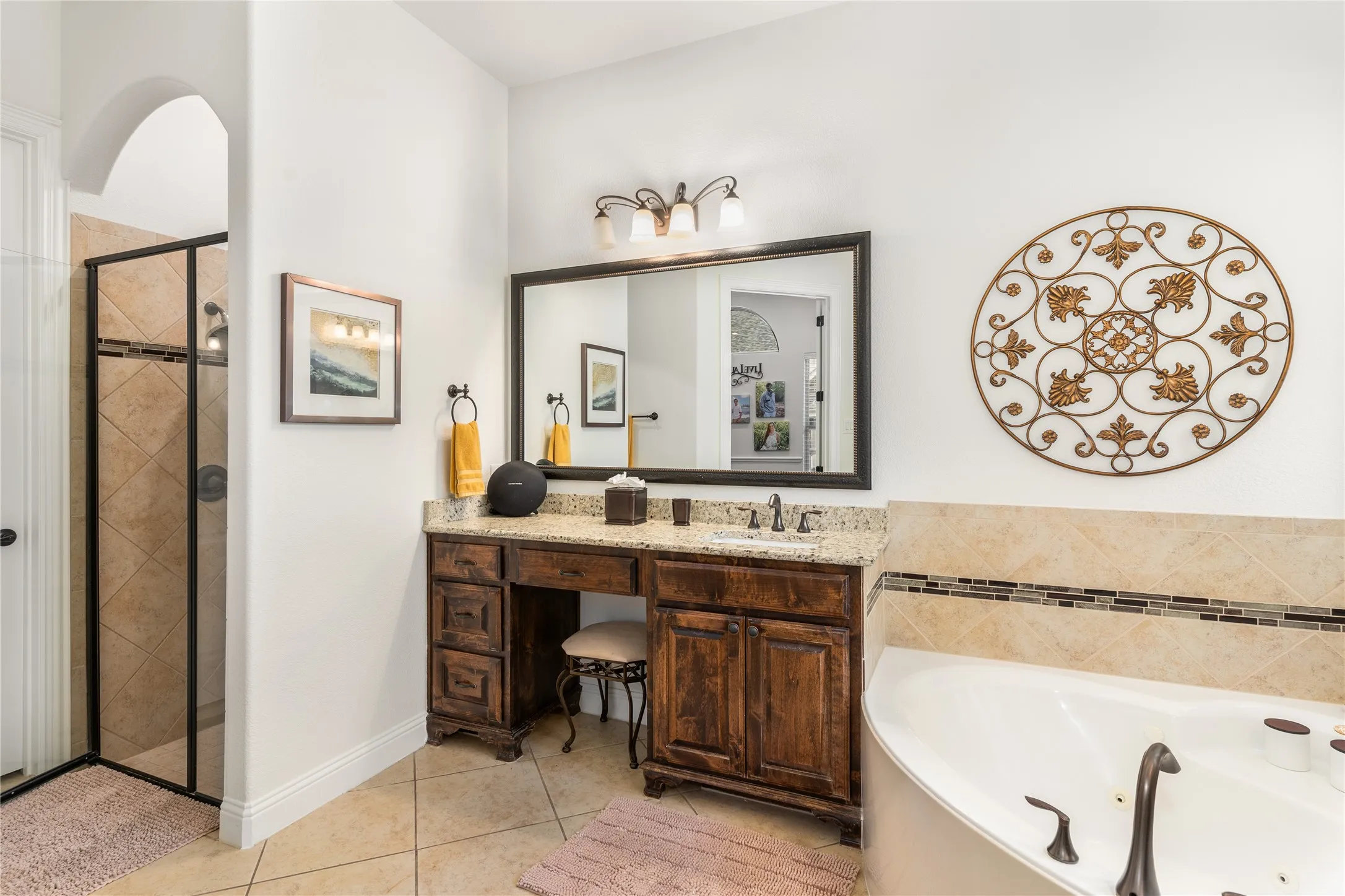 Single Family Residence For Sale in Tarrant County , 1112 Rhett Drive, Colleyville, Texas 76034, 4 Bedroom, 4 Bathroom, 2 Garage spaces, 2,908 Sqft, built in 2015, mls#21036653, Real Estate Agent in Colleyville, Homes For Sale in Tarrant county, Homes For Sale in Colleyville, Realtor in Colleyville Texas, Real Estate Brokerage Independent Realty Texas, Luminita Cordes Realtor