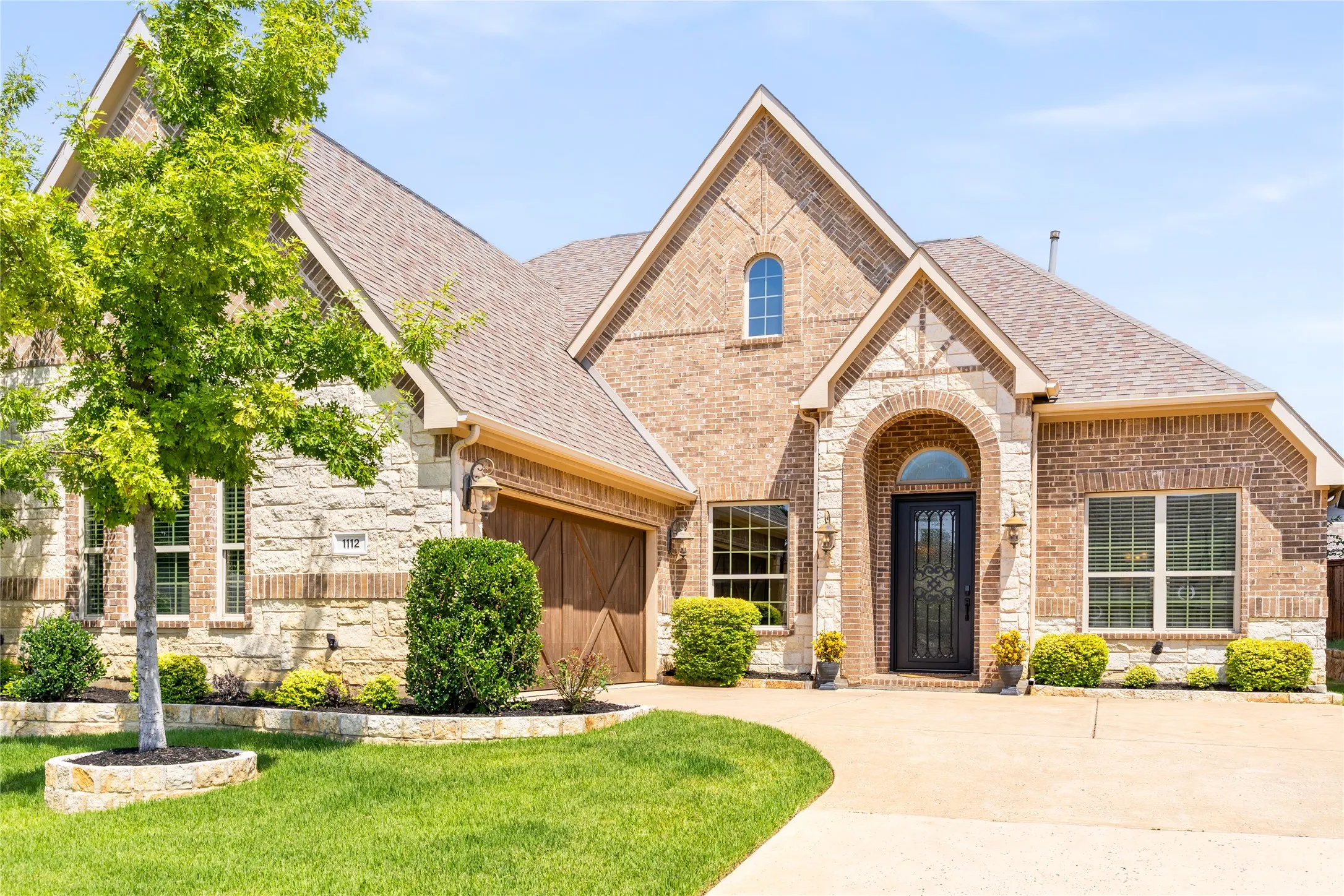 Single Family Residence For Sale in Tarrant County , 1112 Rhett Drive, Colleyville, Texas 76034, 4 Bedroom, 4 Bathroom, 2 Garage spaces, 2,908 Sqft, built in 2015, mls#21036653, Real Estate Agent in Colleyville, Homes For Sale in Tarrant county, Homes For Sale in Colleyville, Realtor in Colleyville Texas, Real Estate Brokerage Independent Realty Texas, Luminita Cordes Realtor