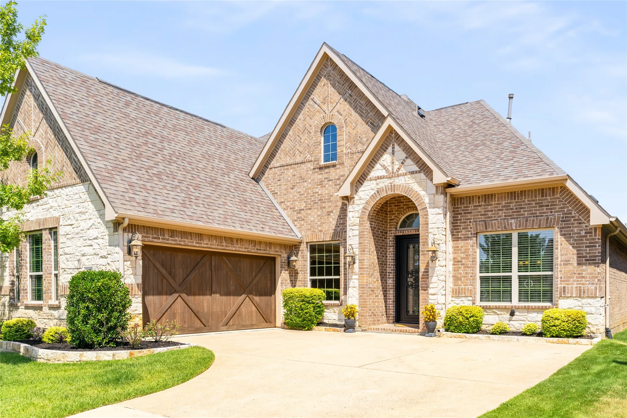 Single Family Residence For Sale in Tarrant County , 1112 Rhett Drive, Colleyville, Texas 76034, 4 Bedroom, 4 Bathroom, 2 Garage spaces, 2,908 Sqft, built in 2015, mls#21036653, Real Estate Agent in Colleyville, Homes For Sale in Tarrant county, Homes For Sale in Colleyville, Realtor in Colleyville Texas, Real Estate Brokerage Independent Realty Texas, Luminita Cordes Realtor