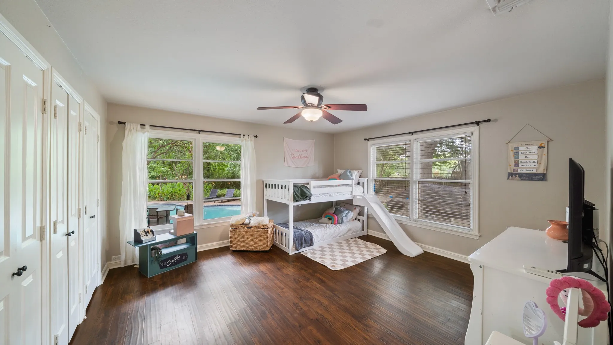 Single Family Residence For Sale in Van Zandt County , 518 W Kansas Street, Van, Texas 75790, 3 Bedroom, 2 Bathroom, 2 Garage spaces, 1,966 Sqft, built in 1967, mls#21039001, Real Estate Agent in Van, Homes For Sale in Van Zandt county, Homes For Sale in Van, Realtor in Van Texas, Real Estate Brokerage Independent Realty Texas, Luminita Cordes Realtor