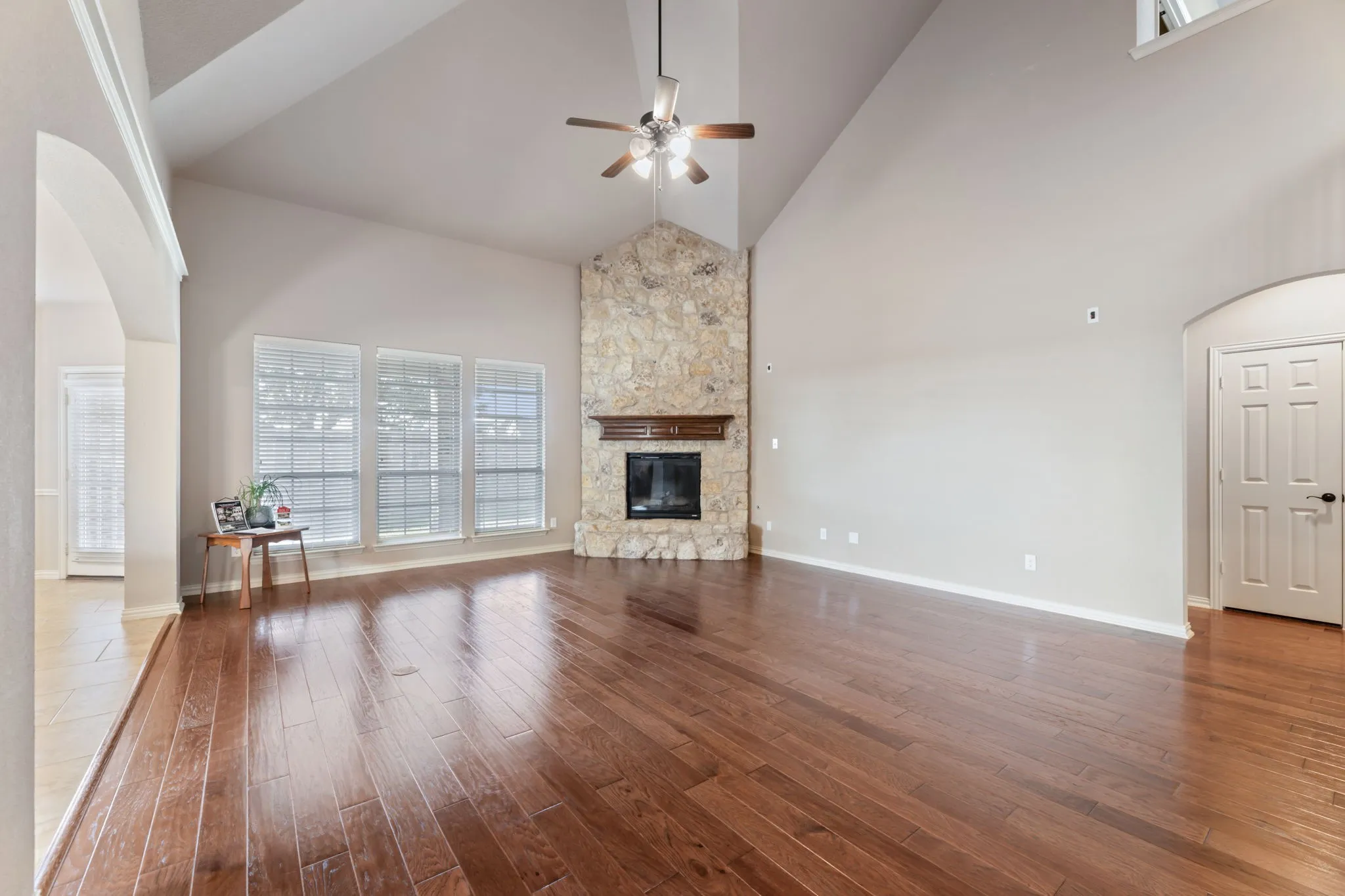 Single Family Residence For Sale in Kaufman County , 808 Goose Court, Forney, Texas 75126, 5 Bedroom, 4 Bathroom, 3 Garage spaces, 3,669 Sqft, built in 2014, mls#21039294, Real Estate Agent in Forney, Homes For Sale in Kaufman county, Homes For Sale in Forney, Realtor in Forney Texas, Real Estate Brokerage Independent Realty Texas, Luminita Cordes Realtor