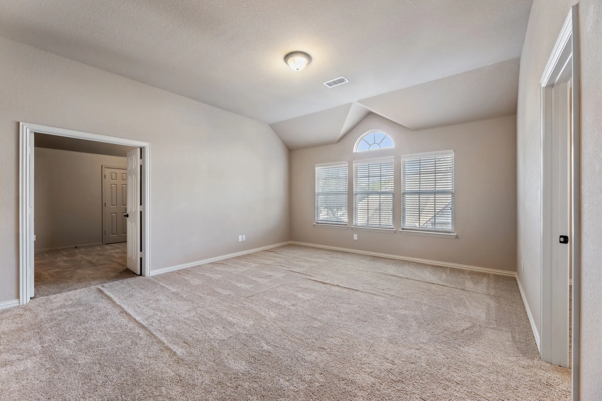 Single Family Residence For Sale in Kaufman County , 808 Goose Court, Forney, Texas 75126, 5 Bedroom, 4 Bathroom, 3 Garage spaces, 3,669 Sqft, built in 2014, mls#21039294, Real Estate Agent in Forney, Homes For Sale in Kaufman county, Homes For Sale in Forney, Realtor in Forney Texas, Real Estate Brokerage Independent Realty Texas, Luminita Cordes Realtor