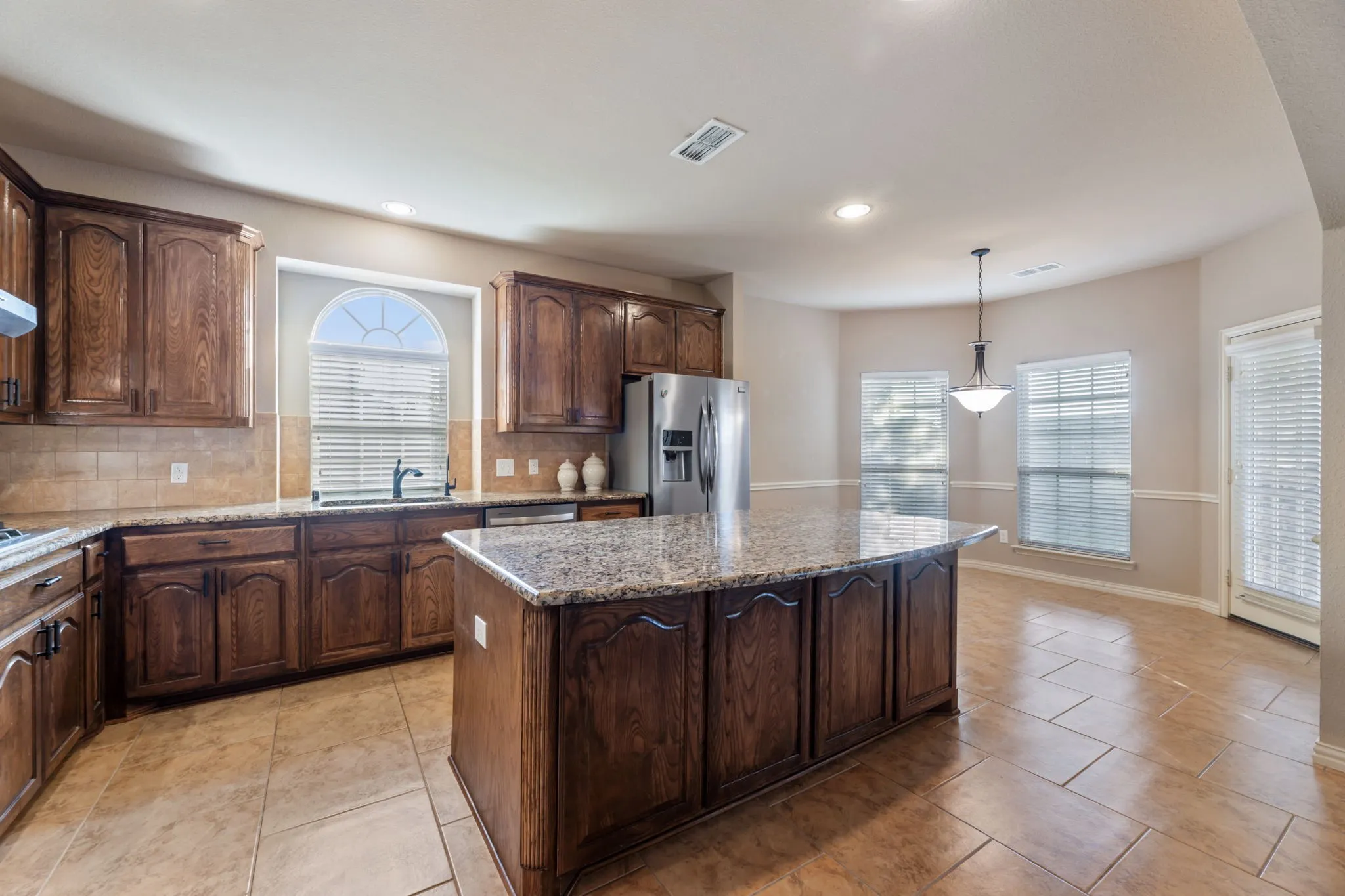 Single Family Residence For Sale in Kaufman County , 808 Goose Court, Forney, Texas 75126, 5 Bedroom, 4 Bathroom, 3 Garage spaces, 3,669 Sqft, built in 2014, mls#21039294, Real Estate Agent in Forney, Homes For Sale in Kaufman county, Homes For Sale in Forney, Realtor in Forney Texas, Real Estate Brokerage Independent Realty Texas, Luminita Cordes Realtor