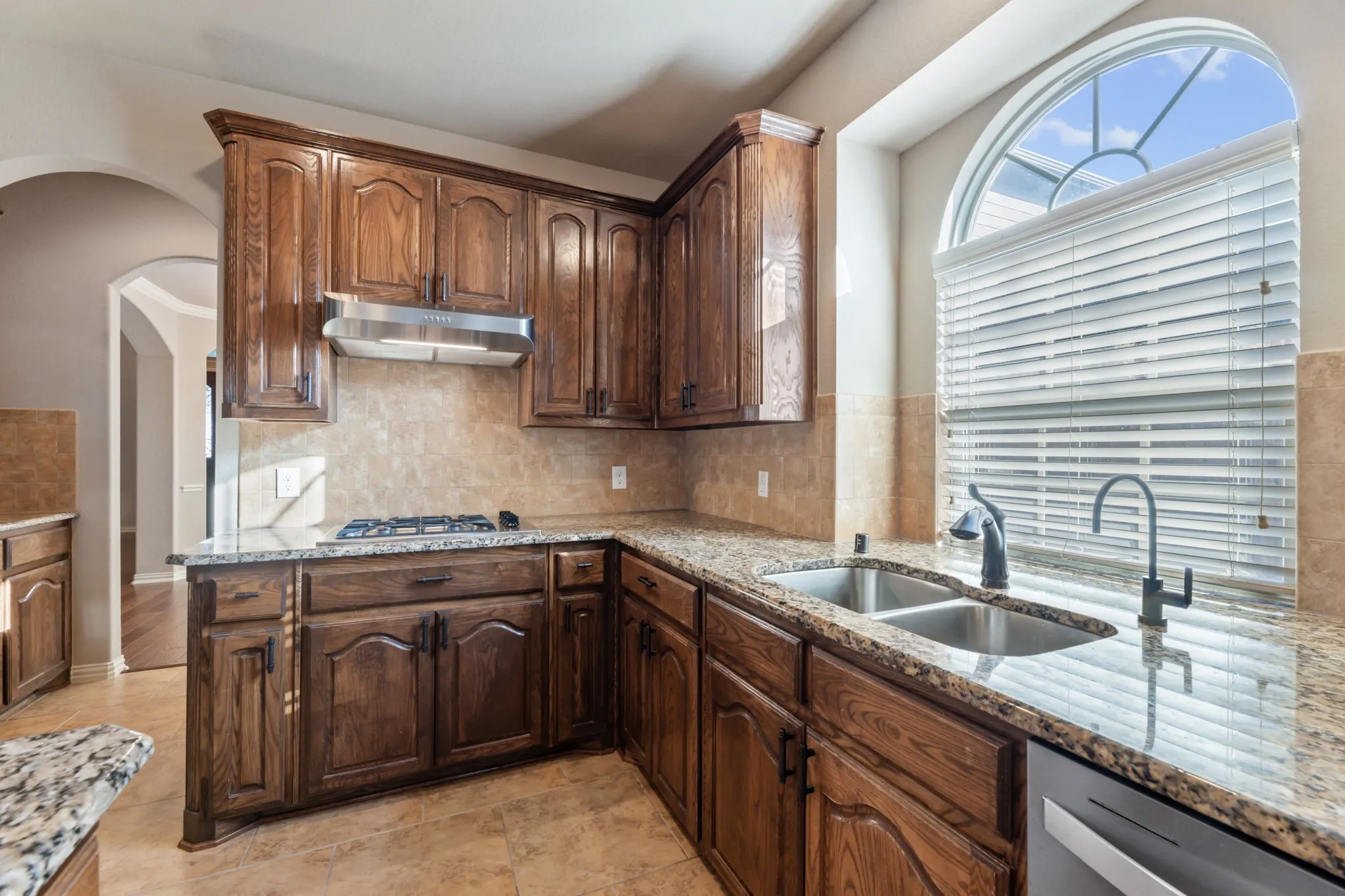 Single Family Residence For Sale in Kaufman County , 808 Goose Court, Forney, Texas 75126, 5 Bedroom, 4 Bathroom, 3 Garage spaces, 3,669 Sqft, built in 2014, mls#21039294, Real Estate Agent in Forney, Homes For Sale in Kaufman county, Homes For Sale in Forney, Realtor in Forney Texas, Real Estate Brokerage Independent Realty Texas, Luminita Cordes Realtor
