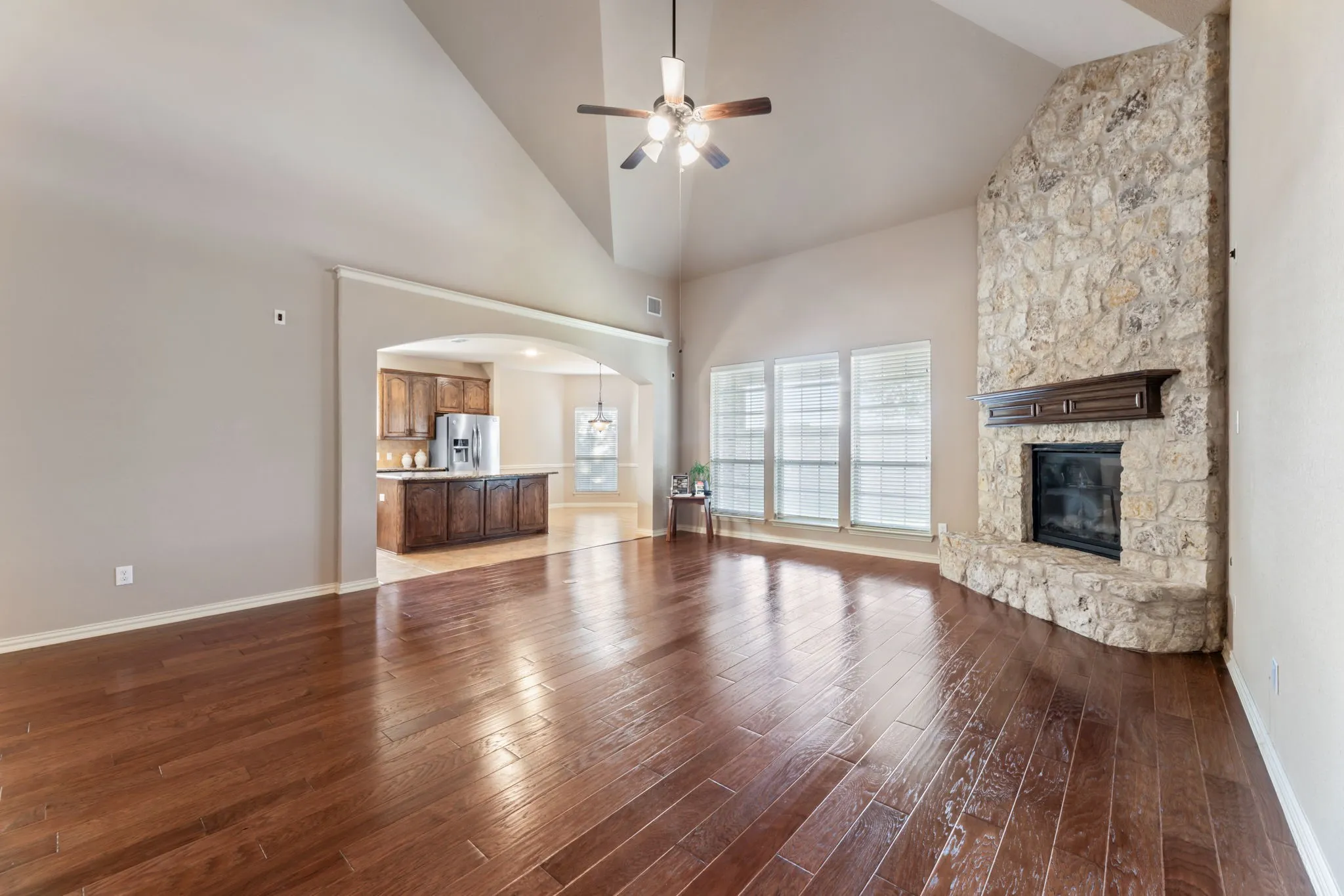 Single Family Residence For Sale in Kaufman County , 808 Goose Court, Forney, Texas 75126, 5 Bedroom, 4 Bathroom, 3 Garage spaces, 3,669 Sqft, built in 2014, mls#21039294, Real Estate Agent in Forney, Homes For Sale in Kaufman county, Homes For Sale in Forney, Realtor in Forney Texas, Real Estate Brokerage Independent Realty Texas, Luminita Cordes Realtor