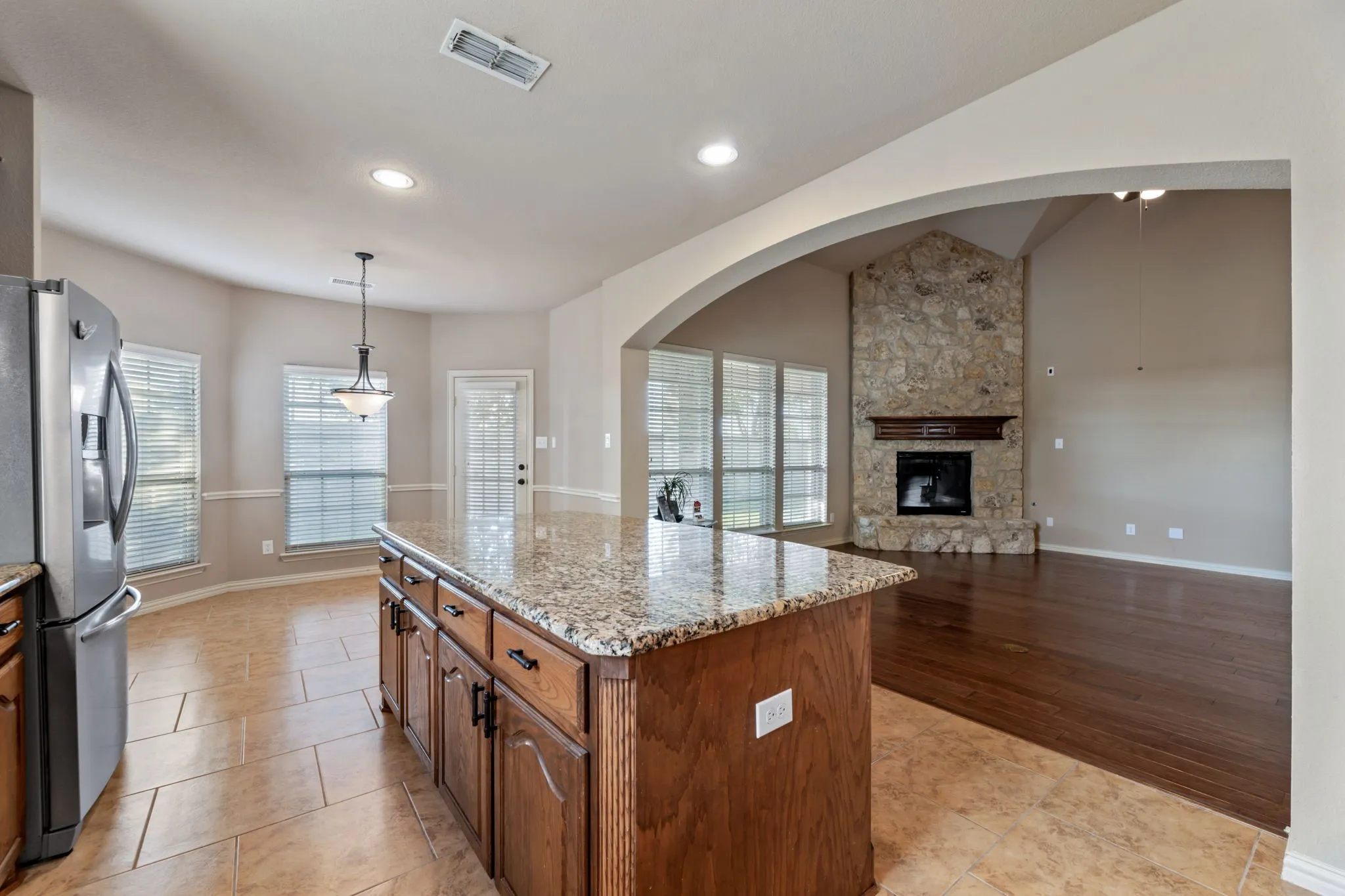 Single Family Residence For Sale in Kaufman County , 808 Goose Court, Forney, Texas 75126, 5 Bedroom, 4 Bathroom, 3 Garage spaces, 3,669 Sqft, built in 2014, mls#21039294, Real Estate Agent in Forney, Homes For Sale in Kaufman county, Homes For Sale in Forney, Realtor in Forney Texas, Real Estate Brokerage Independent Realty Texas, Luminita Cordes Realtor