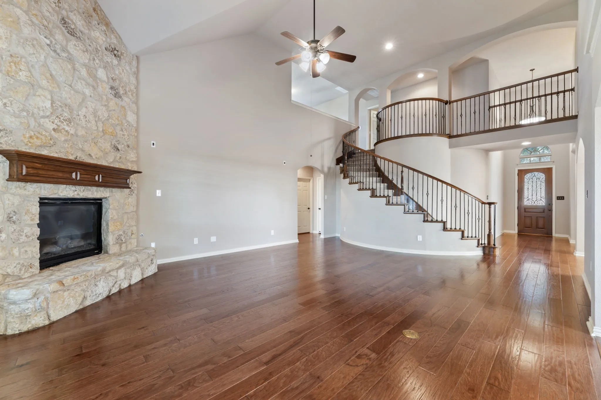 Single Family Residence For Sale in Kaufman County , 808 Goose Court, Forney, Texas 75126, 5 Bedroom, 4 Bathroom, 3 Garage spaces, 3,669 Sqft, built in 2014, mls#21039294, Real Estate Agent in Forney, Homes For Sale in Kaufman county, Homes For Sale in Forney, Realtor in Forney Texas, Real Estate Brokerage Independent Realty Texas, Luminita Cordes Realtor