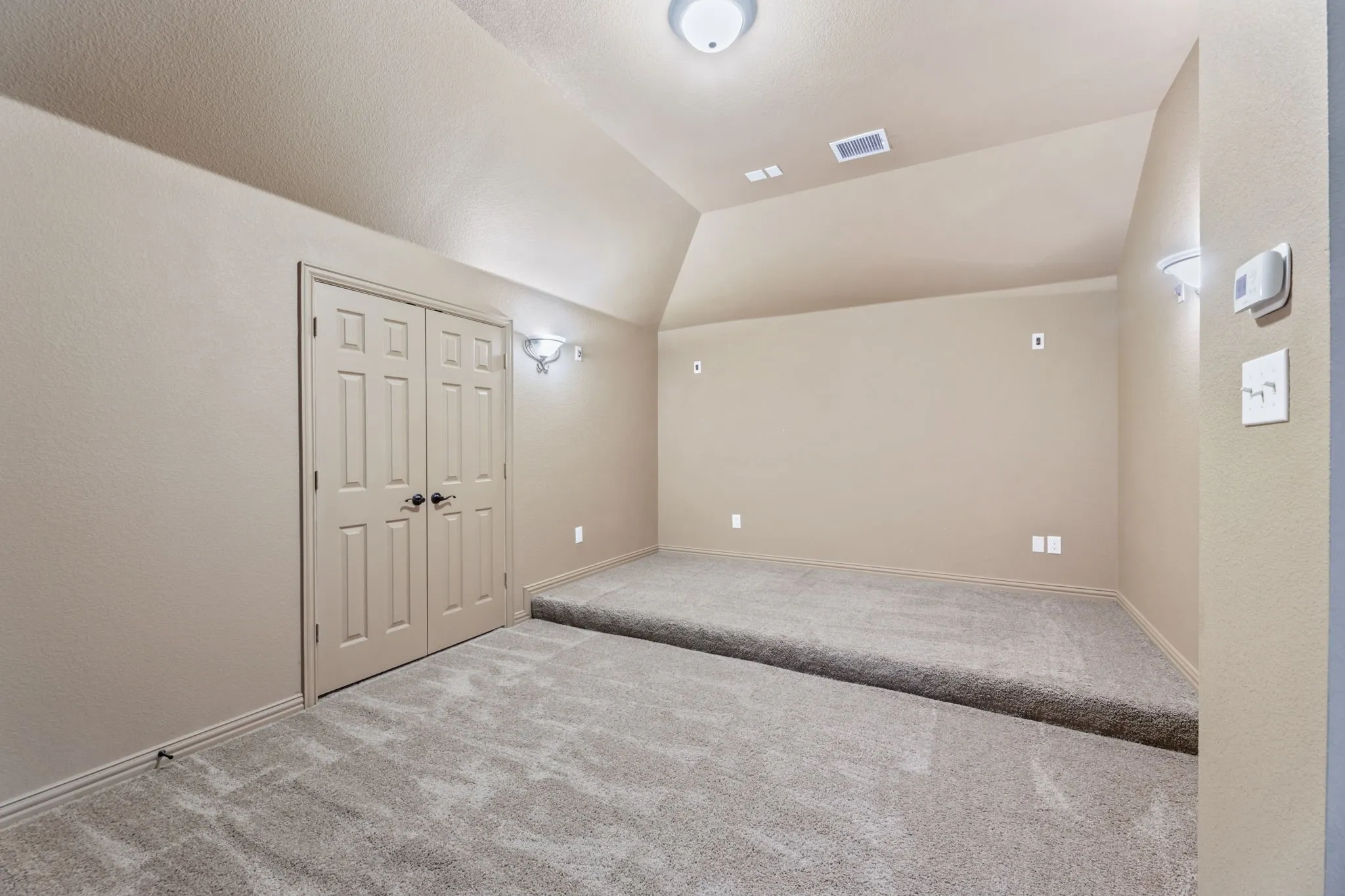 Single Family Residence For Sale in Kaufman County , 808 Goose Court, Forney, Texas 75126, 5 Bedroom, 4 Bathroom, 3 Garage spaces, 3,669 Sqft, built in 2014, mls#21039294, Real Estate Agent in Forney, Homes For Sale in Kaufman county, Homes For Sale in Forney, Realtor in Forney Texas, Real Estate Brokerage Independent Realty Texas, Luminita Cordes Realtor