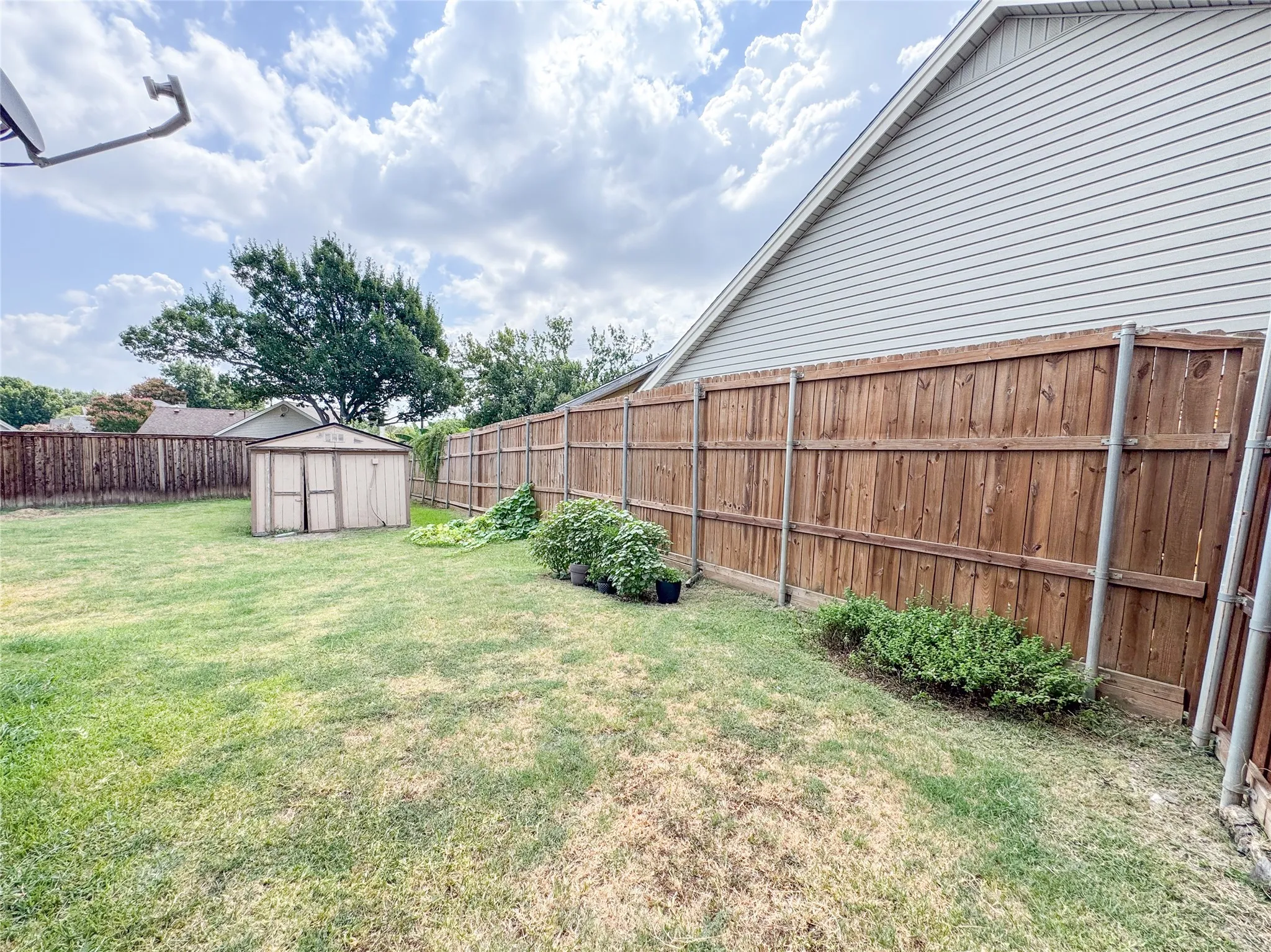 Single Family Residence For Sale in Denton County , 1204 Marcus Court, Flower Mound, Texas 75028, 3 Bedroom, 2 Bathroom, 2 Garage spaces, 1,580 Sqft, built in 1985, mls#21039627, Real Estate Agent in Flower Mound, Homes For Sale in Denton county, Homes For Sale in Flower Mound, Realtor in Flower Mound Texas, Real Estate Brokerage Independent Realty Texas, Luminita Cordes Realtor