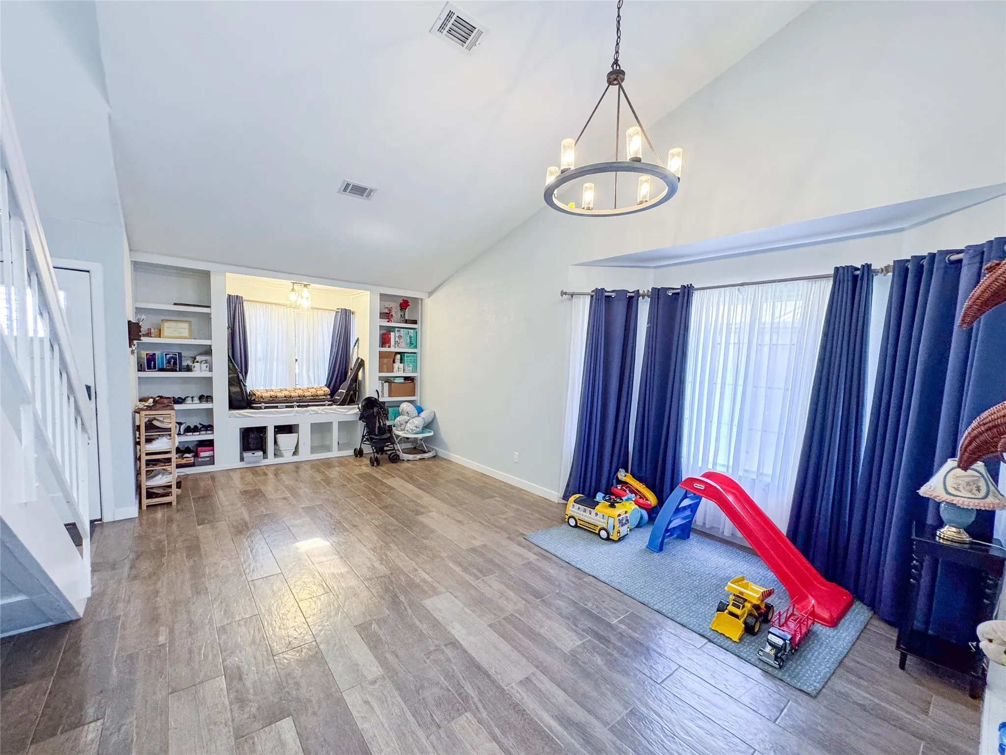 Single Family Residence For Sale in Denton County , 1204 Marcus Court, Flower Mound, Texas 75028, 3 Bedroom, 2 Bathroom, 2 Garage spaces, 1,580 Sqft, built in 1985, mls#21039627, Real Estate Agent in Flower Mound, Homes For Sale in Denton county, Homes For Sale in Flower Mound, Realtor in Flower Mound Texas, Real Estate Brokerage Independent Realty Texas, Luminita Cordes Realtor