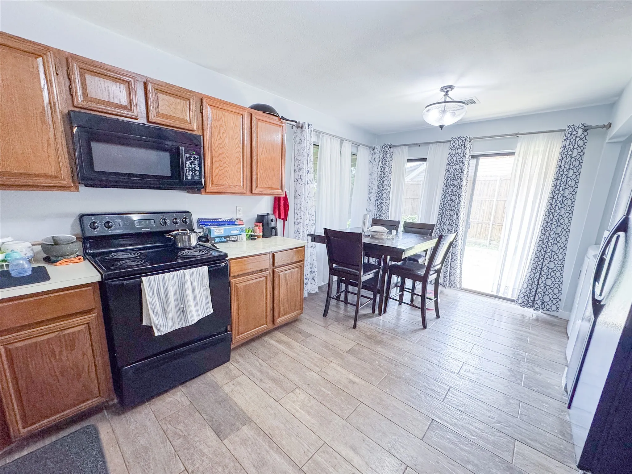 Single Family Residence For Sale in Denton County , 1204 Marcus Court, Flower Mound, Texas 75028, 3 Bedroom, 2 Bathroom, 2 Garage spaces, 1,580 Sqft, built in 1985, mls#21039627, Real Estate Agent in Flower Mound, Homes For Sale in Denton county, Homes For Sale in Flower Mound, Realtor in Flower Mound Texas, Real Estate Brokerage Independent Realty Texas, Luminita Cordes Realtor