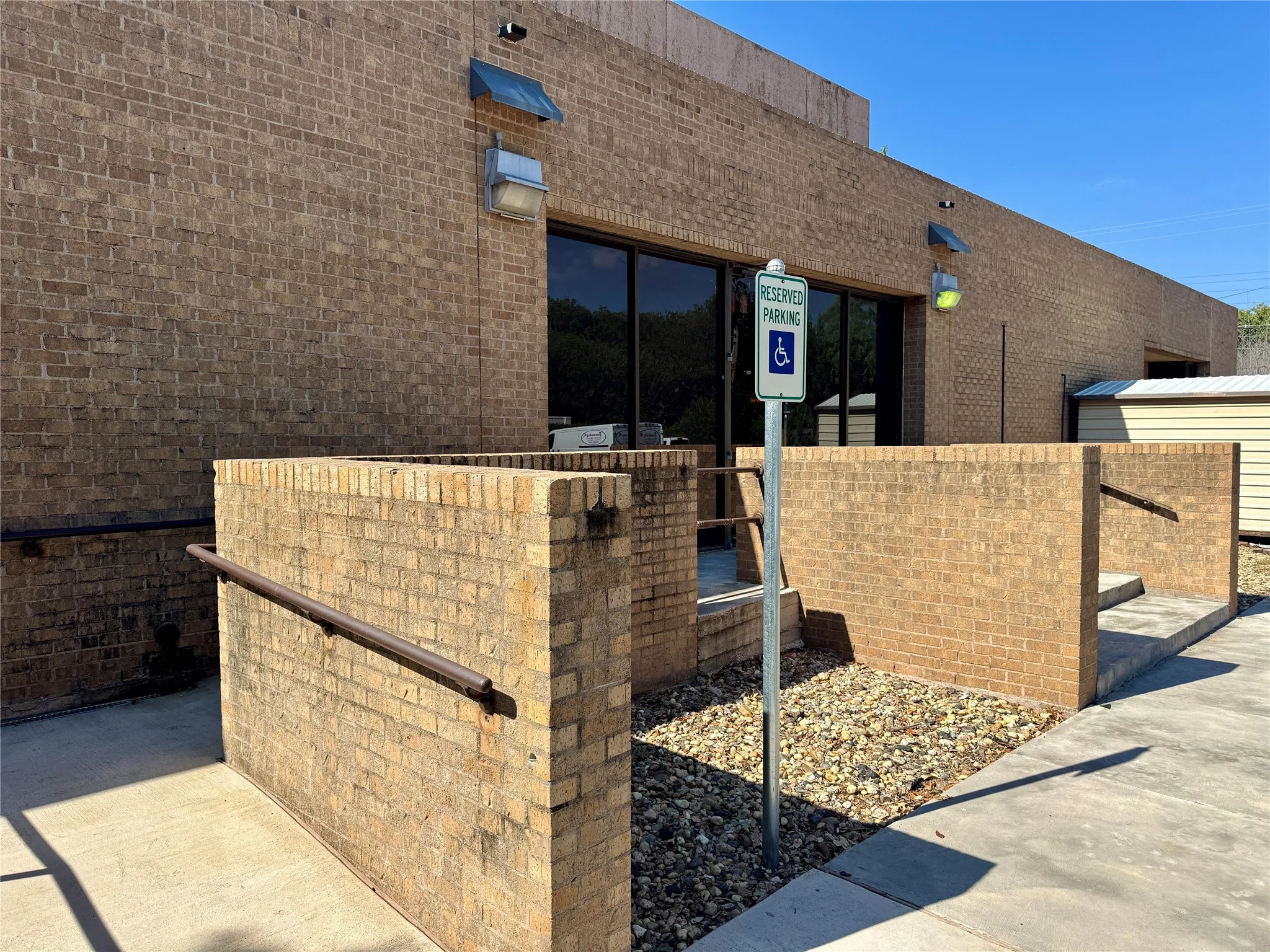 Office For Rent in Taylor County , 3402 S 14th Street, Abilene, Texas 79605, 0, 0, Garage spaces, 0 Sqft, built in 1972, Preowned, mls#21039665, Real Estate Agent in Abilene, Homes For Rent in Taylor county, Homes For Rent in Abilene, Realtor in Abilene Texas, Real Estate Brokerage Independent Realty Texas, Luminita Cordes Realtor