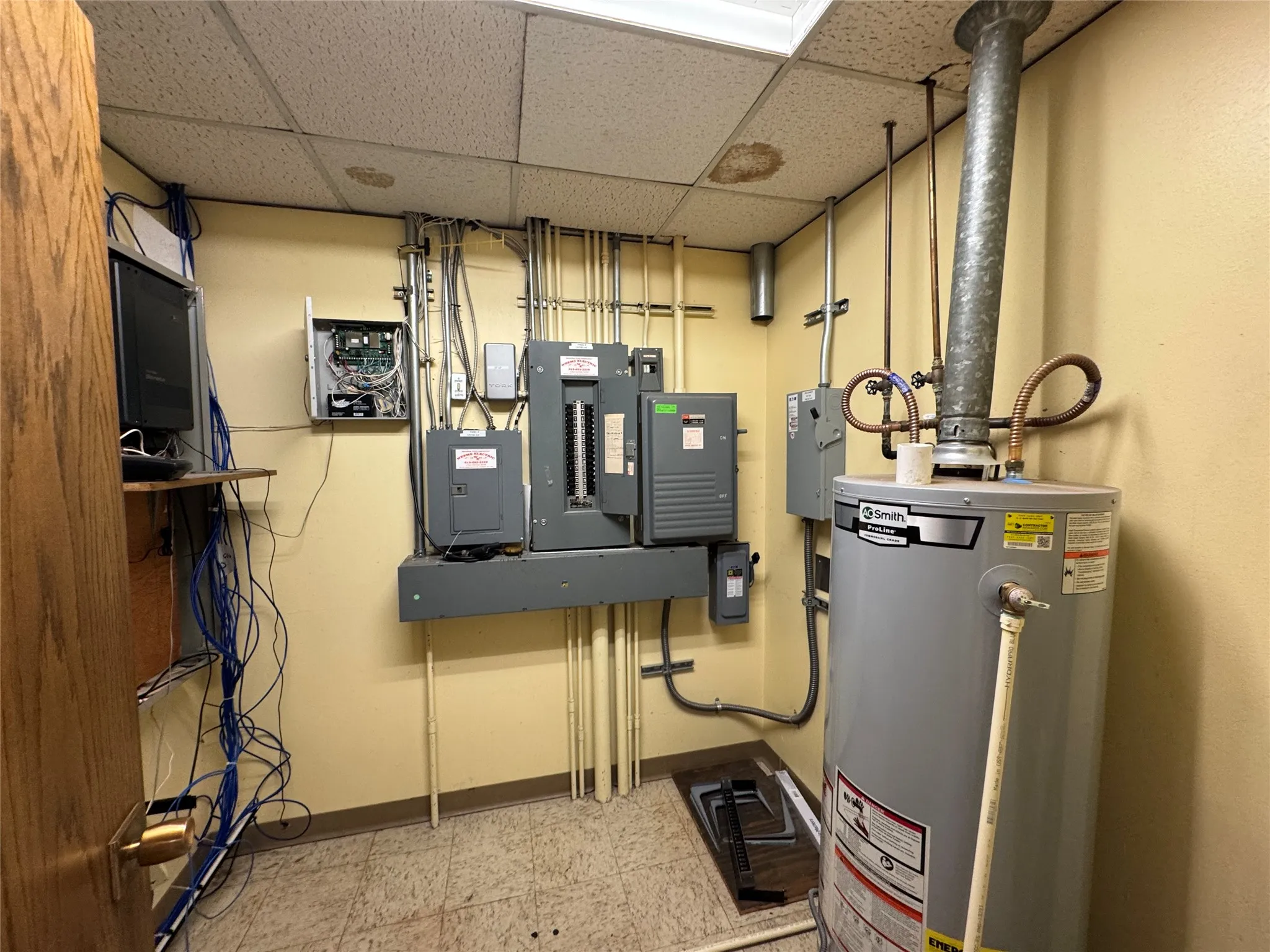 Office For Rent in Taylor County , 3402 S 14th Street, Abilene, Texas 79605, 0, 0, Garage spaces, 0 Sqft, built in 1972, Preowned, mls#21039665, Real Estate Agent in Abilene, Homes For Rent in Taylor county, Homes For Rent in Abilene, Realtor in Abilene Texas, Real Estate Brokerage Independent Realty Texas, Luminita Cordes Realtor