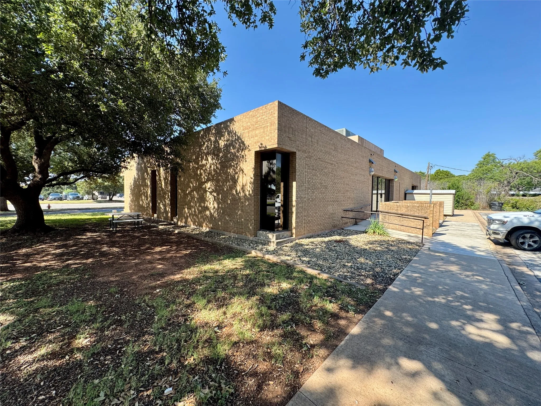 Office For Rent in Taylor County , 3402 S 14th Street, Abilene, Texas 79605, 0, 0, Garage spaces, 0 Sqft, built in 1972, Preowned, mls#21039665, Real Estate Agent in Abilene, Homes For Rent in Taylor county, Homes For Rent in Abilene, Realtor in Abilene Texas, Real Estate Brokerage Independent Realty Texas, Luminita Cordes Realtor