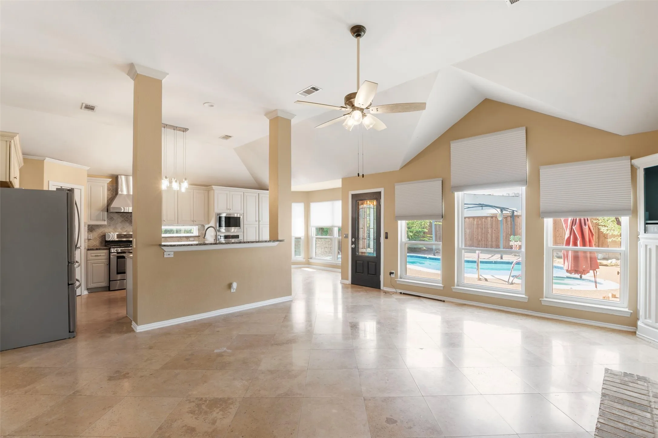 Single Family Residence For Sale in Denton County , 622 Meadowcrest Drive, Highland Village, Texas 75077, 3 Bedroom, 2 Bathroom, 2 Garage spaces, 2,532 Sqft, built in 1992, mls#21038281, Real Estate Agent in Highland Village, Homes For Sale in Denton county, Homes For Sale in Highland Village, Realtor in Highland Village Texas, Real Estate Brokerage Independent Realty Texas, Luminita Cordes Realtor