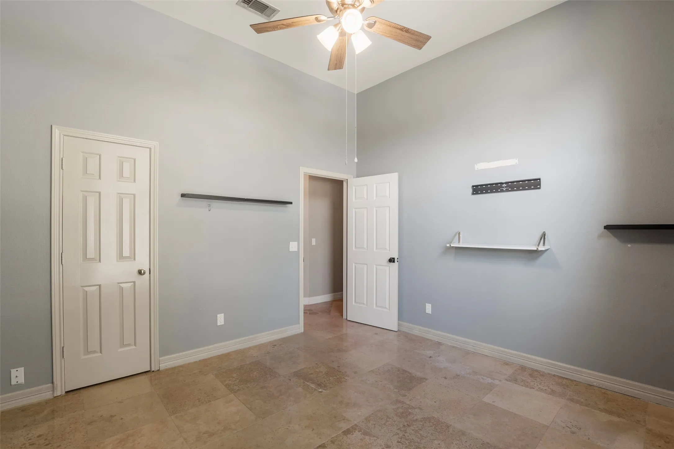 Single Family Residence For Sale in Denton County , 622 Meadowcrest Drive, Highland Village, Texas 75077, 3 Bedroom, 2 Bathroom, 2 Garage spaces, 2,532 Sqft, built in 1992, mls#21038281, Real Estate Agent in Highland Village, Homes For Sale in Denton county, Homes For Sale in Highland Village, Realtor in Highland Village Texas, Real Estate Brokerage Independent Realty Texas, Luminita Cordes Realtor