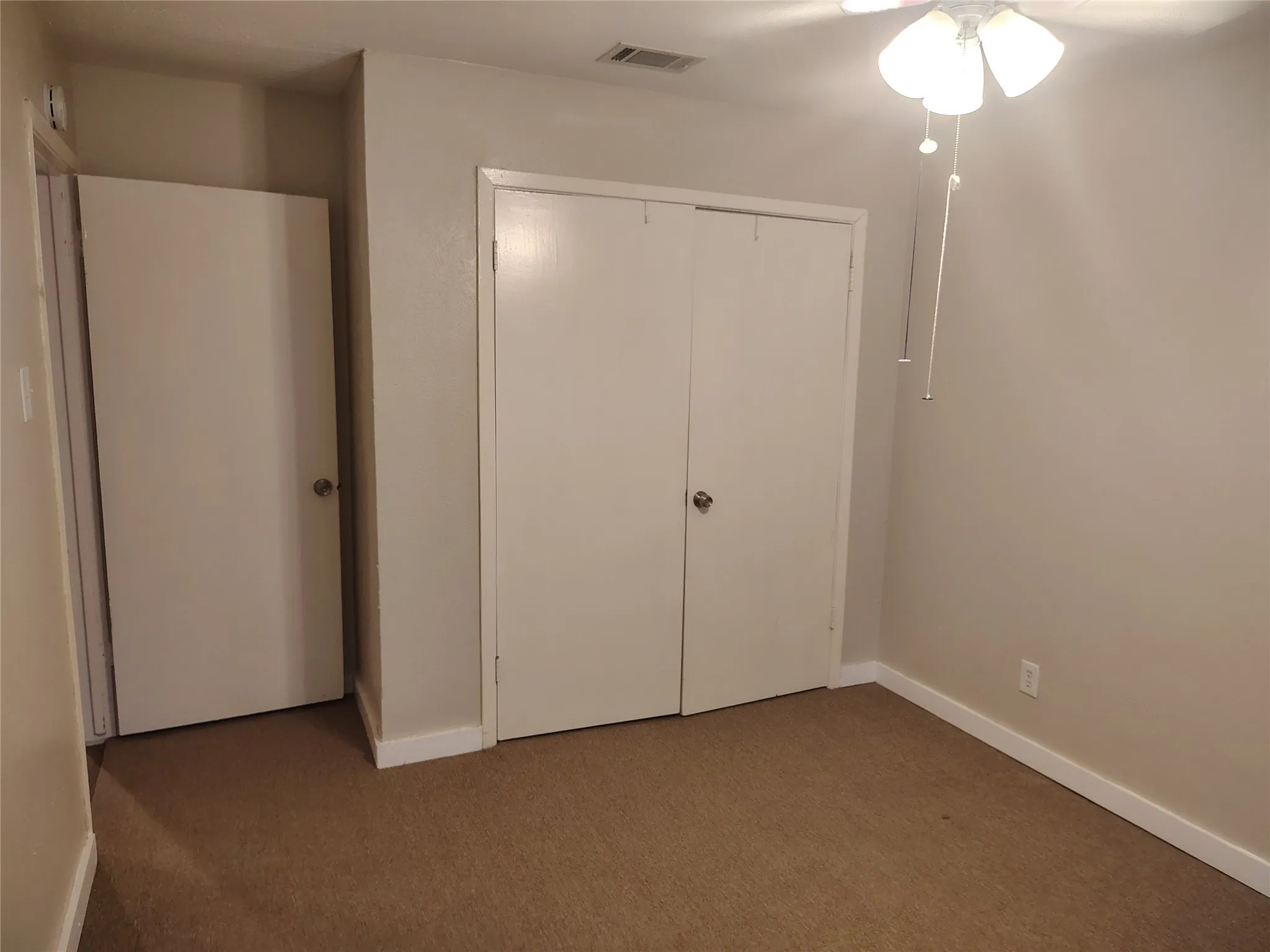 Condominium For Sale in Dallas County , 13849 Leinsper Green Street, Dallas, Texas 75240, 3 Bedroom, 2 Bathroom, Garage spaces, 1,170 Sqft, built in 1969, mls#21039254, Real Estate Agent in Dallas, Homes For Sale in Dallas county, Homes For Sale in Dallas, Realtor in Dallas Texas, Real Estate Brokerage Independent Realty Texas, Luminita Cordes Realtor