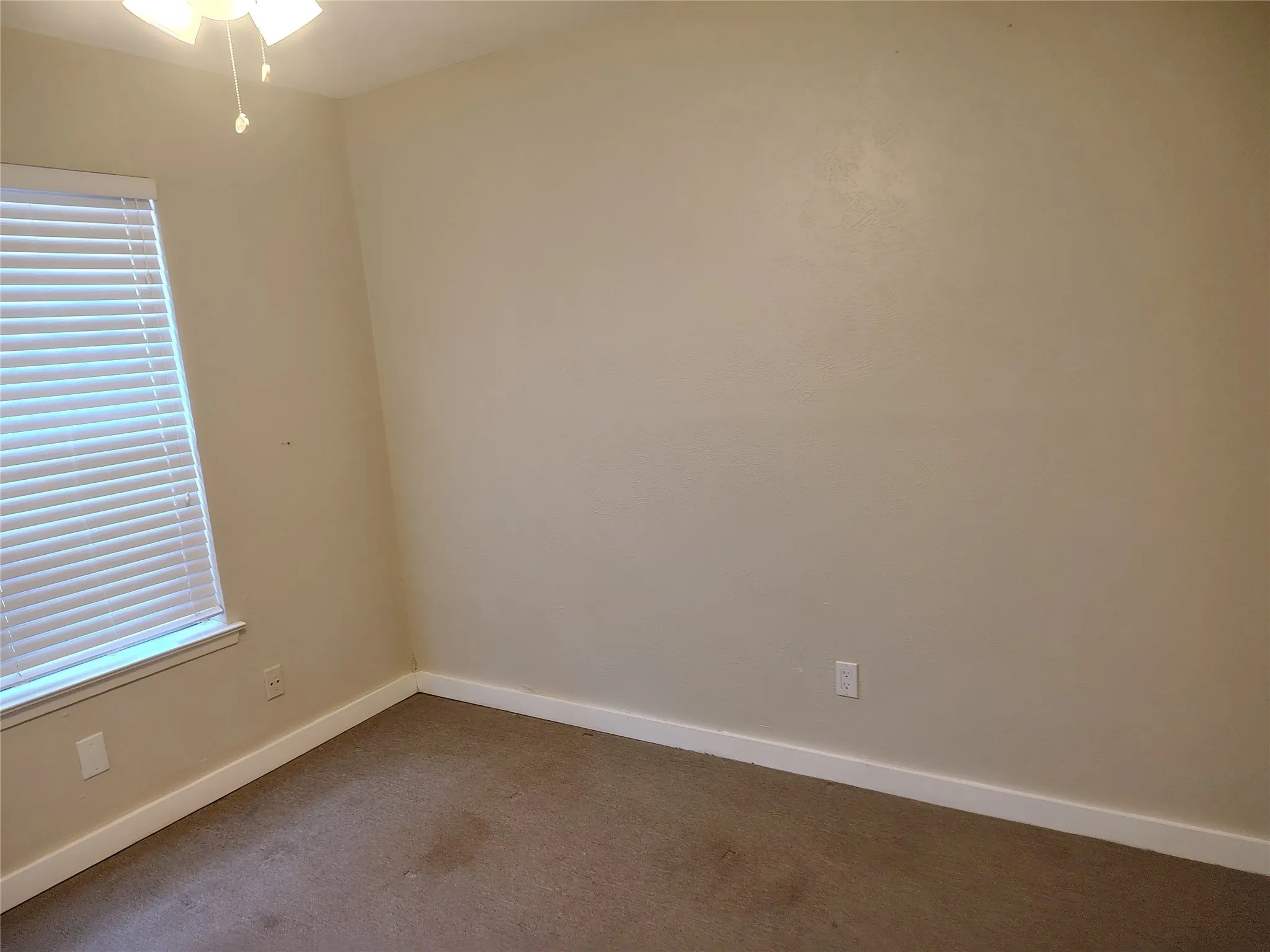 Condominium For Sale in Dallas County , 13849 Leinsper Green Street, Dallas, Texas 75240, 3 Bedroom, 2 Bathroom, Garage spaces, 1,170 Sqft, built in 1969, mls#21039254, Real Estate Agent in Dallas, Homes For Sale in Dallas county, Homes For Sale in Dallas, Realtor in Dallas Texas, Real Estate Brokerage Independent Realty Texas, Luminita Cordes Realtor