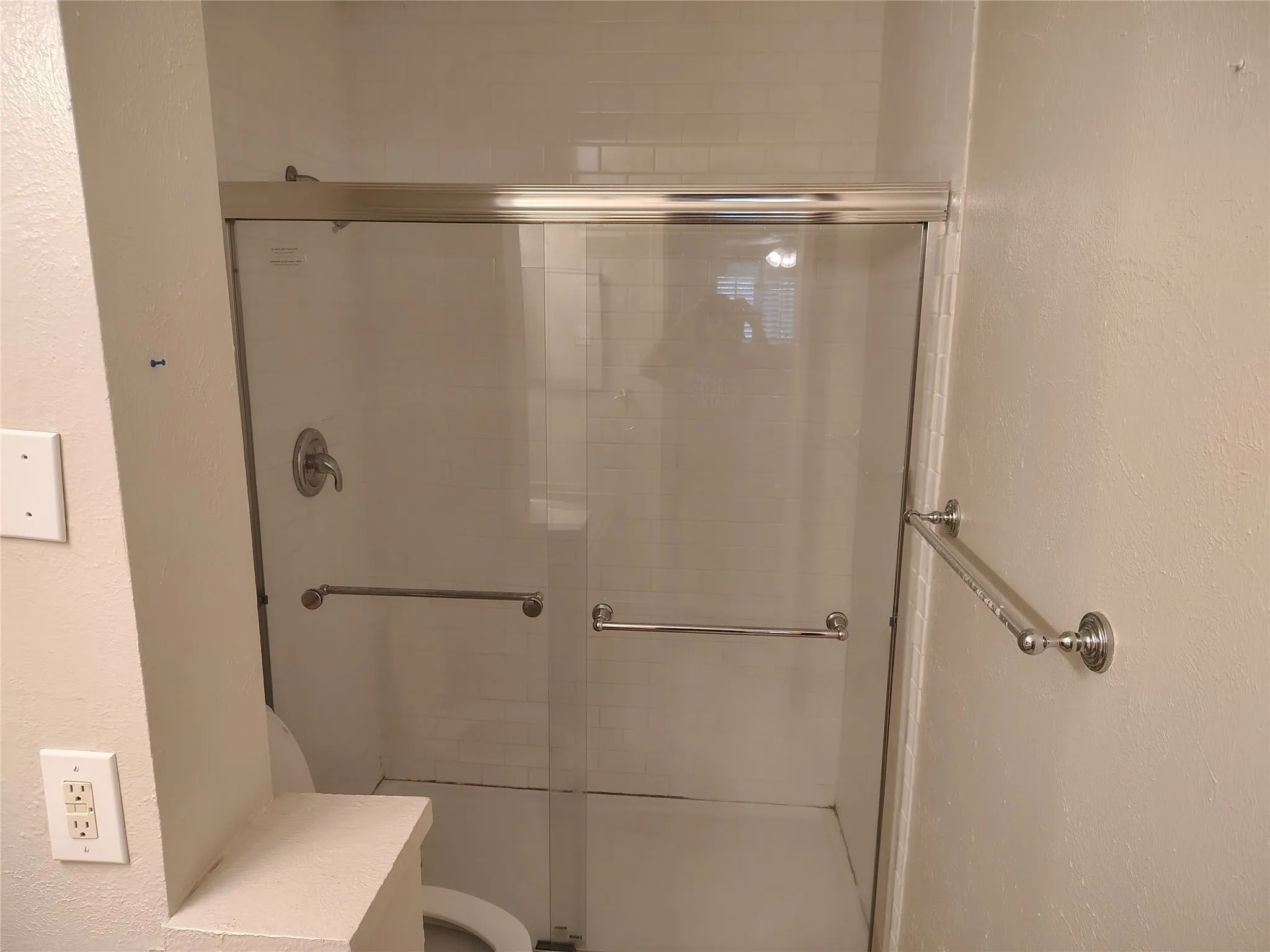 Condominium For Sale in Dallas County , 13849 Leinsper Green Street, Dallas, Texas 75240, 3 Bedroom, 2 Bathroom, Garage spaces, 1,170 Sqft, built in 1969, mls#21039254, Real Estate Agent in Dallas, Homes For Sale in Dallas county, Homes For Sale in Dallas, Realtor in Dallas Texas, Real Estate Brokerage Independent Realty Texas, Luminita Cordes Realtor