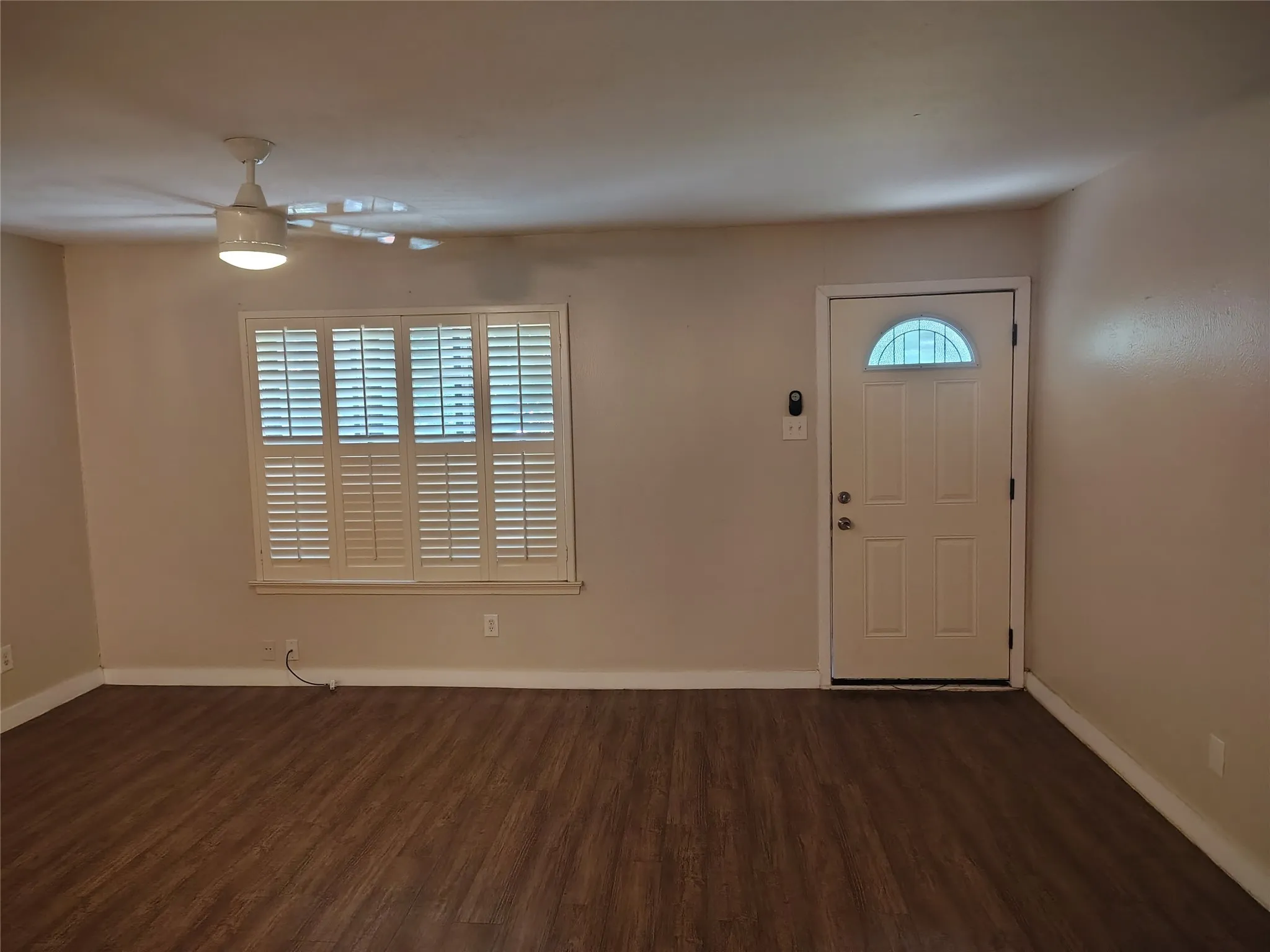 Condominium For Sale in Dallas County , 13849 Leinsper Green Street, Dallas, Texas 75240, 3 Bedroom, 2 Bathroom, Garage spaces, 1,170 Sqft, built in 1969, mls#21039254, Real Estate Agent in Dallas, Homes For Sale in Dallas county, Homes For Sale in Dallas, Realtor in Dallas Texas, Real Estate Brokerage Independent Realty Texas, Luminita Cordes Realtor