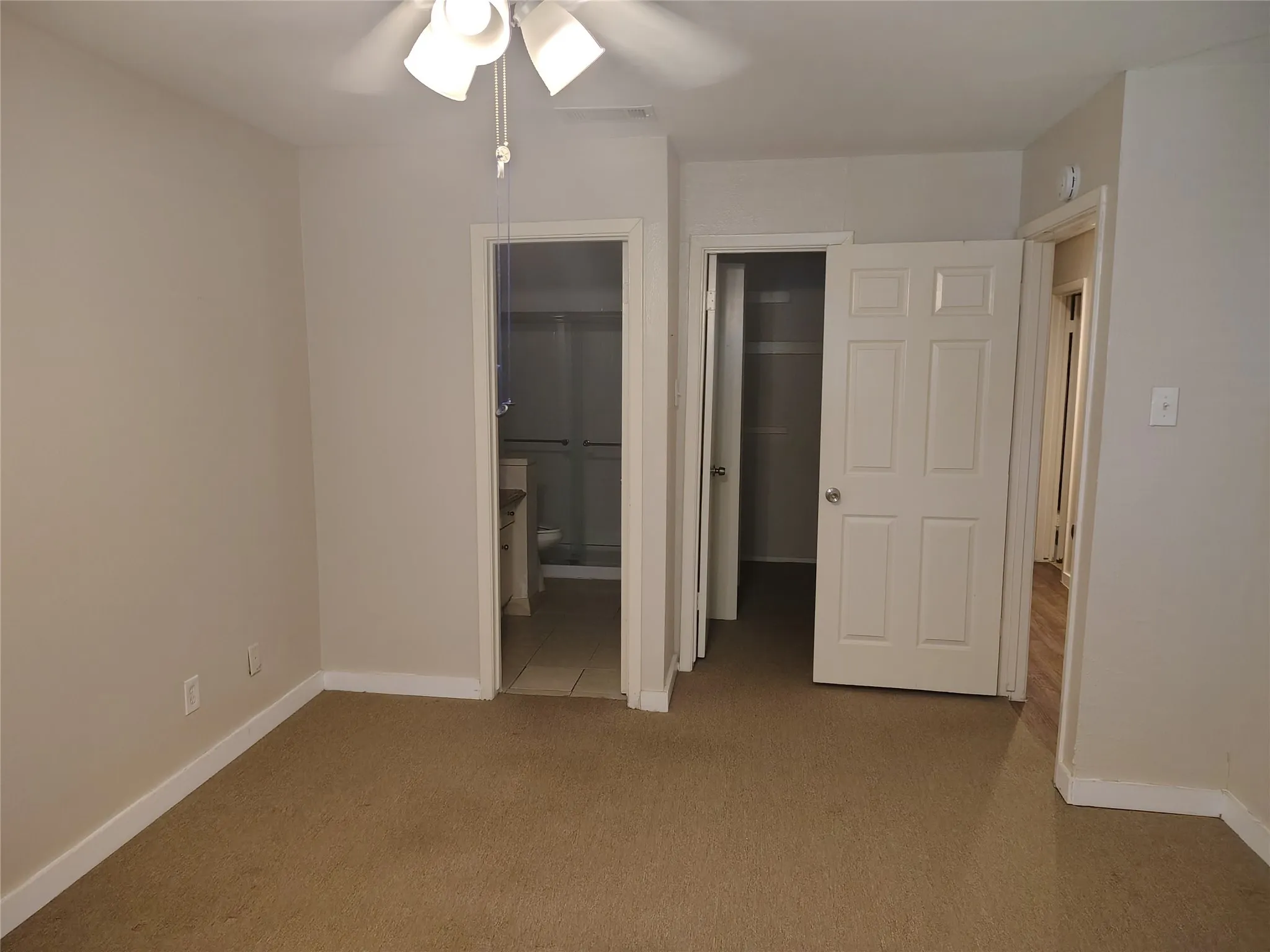 Condominium For Sale in Dallas County , 13849 Leinsper Green Street, Dallas, Texas 75240, 3 Bedroom, 2 Bathroom, Garage spaces, 1,170 Sqft, built in 1969, mls#21039254, Real Estate Agent in Dallas, Homes For Sale in Dallas county, Homes For Sale in Dallas, Realtor in Dallas Texas, Real Estate Brokerage Independent Realty Texas, Luminita Cordes Realtor