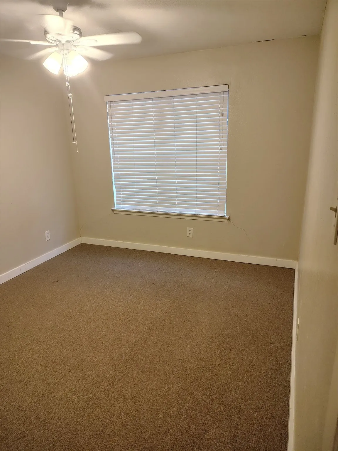 Condominium For Sale in Dallas County , 13849 Leinsper Green Street, Dallas, Texas 75240, 3 Bedroom, 2 Bathroom, Garage spaces, 1,170 Sqft, built in 1969, mls#21039254, Real Estate Agent in Dallas, Homes For Sale in Dallas county, Homes For Sale in Dallas, Realtor in Dallas Texas, Real Estate Brokerage Independent Realty Texas, Luminita Cordes Realtor