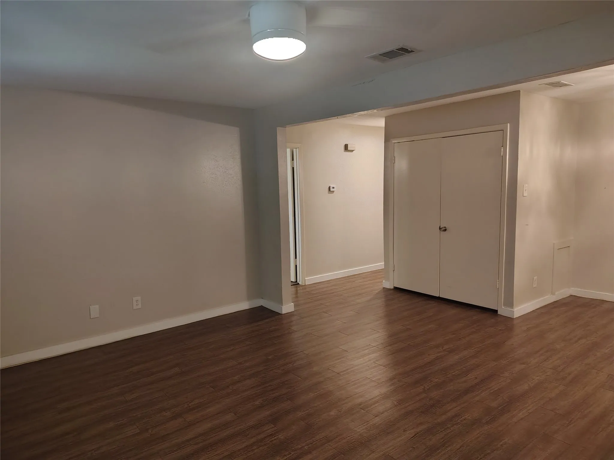 Condominium For Sale in Dallas County , 13849 Leinsper Green Street, Dallas, Texas 75240, 3 Bedroom, 2 Bathroom, Garage spaces, 1,170 Sqft, built in 1969, mls#21039254, Real Estate Agent in Dallas, Homes For Sale in Dallas county, Homes For Sale in Dallas, Realtor in Dallas Texas, Real Estate Brokerage Independent Realty Texas, Luminita Cordes Realtor