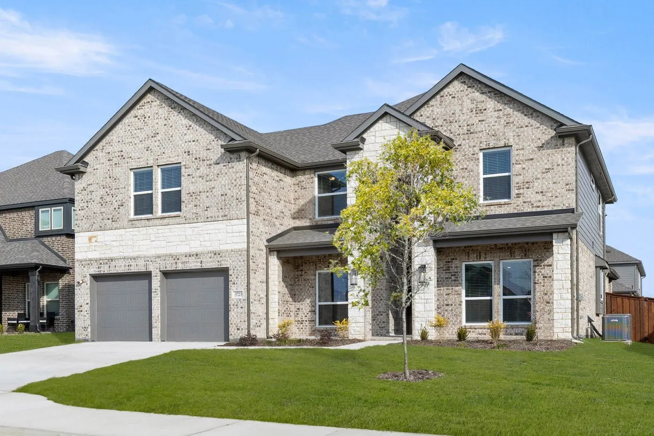 1_3723 Ironwood-Front-2