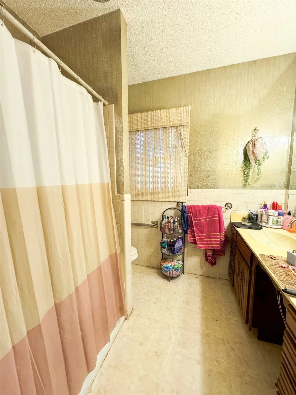 Single Family Residence For Sale in Haskell County , 1303 Grand Central Avenue, O'brien, Texas 79539, 5 Bedroom, 4 Bathroom, 2 Garage spaces, 4,513 Sqft, built in 1955, Preowned, Price $400,000, mls#21029575, Real Estate Agent in O'brien, Homes For Sale in Haskell county, Homes For Sale in O'brien, Realtor in O'brien Texas, Real Estate Brokerage Independent Realty Texas, Luminita Cordes Realtor