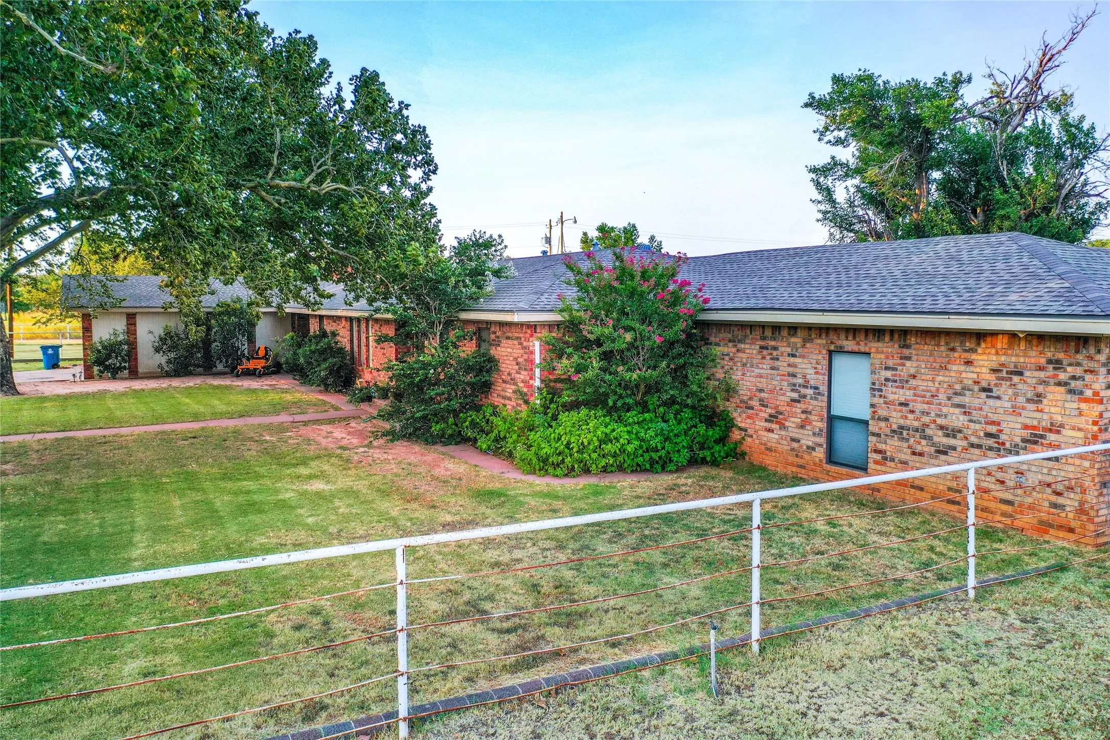 Single Family Residence For Sale in Haskell County , 1303 Grand Central Avenue, O'brien, Texas 79539, 5 Bedroom, 4 Bathroom, 2 Garage spaces, 4,513 Sqft, built in 1955, Preowned, Price $400,000, mls#21029575, Real Estate Agent in O'brien, Homes For Sale in Haskell county, Homes For Sale in O'brien, Realtor in O'brien Texas, Real Estate Brokerage Independent Realty Texas, Luminita Cordes Realtor