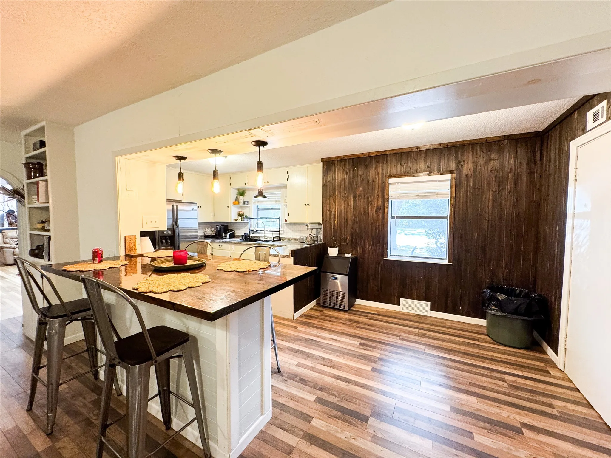 Single Family Residence For Sale in Haskell County , 1303 Grand Central Avenue, O'brien, Texas 79539, 5 Bedroom, 4 Bathroom, 2 Garage spaces, 4,513 Sqft, built in 1955, Preowned, Price $400,000, mls#21029575, Real Estate Agent in O'brien, Homes For Sale in Haskell county, Homes For Sale in O'brien, Realtor in O'brien Texas, Real Estate Brokerage Independent Realty Texas, Luminita Cordes Realtor