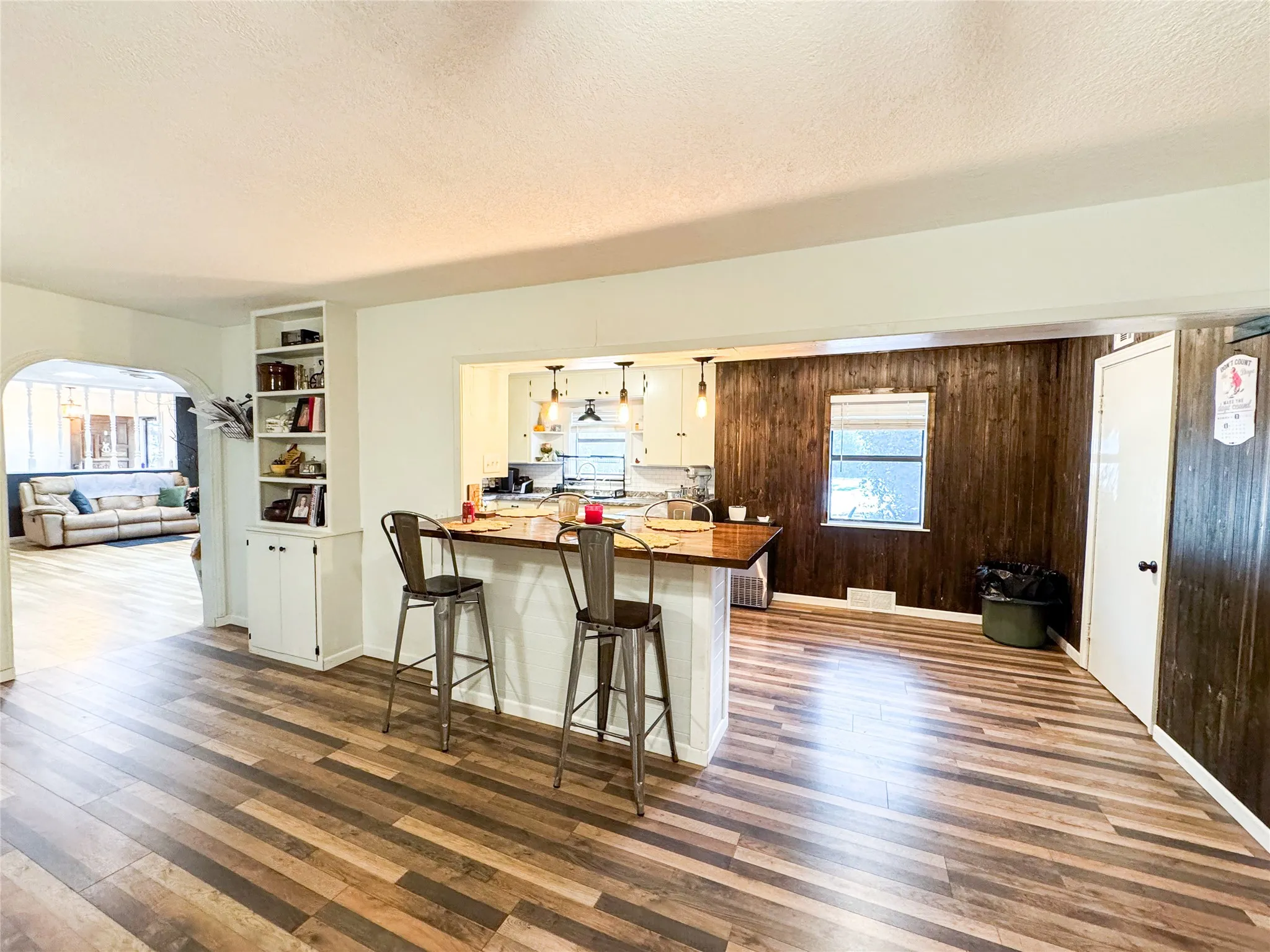 Single Family Residence For Sale in Haskell County , 1303 Grand Central Avenue, O'brien, Texas 79539, 5 Bedroom, 4 Bathroom, 2 Garage spaces, 4,513 Sqft, built in 1955, Preowned, Price $400,000, mls#21029575, Real Estate Agent in O'brien, Homes For Sale in Haskell county, Homes For Sale in O'brien, Realtor in O'brien Texas, Real Estate Brokerage Independent Realty Texas, Luminita Cordes Realtor
