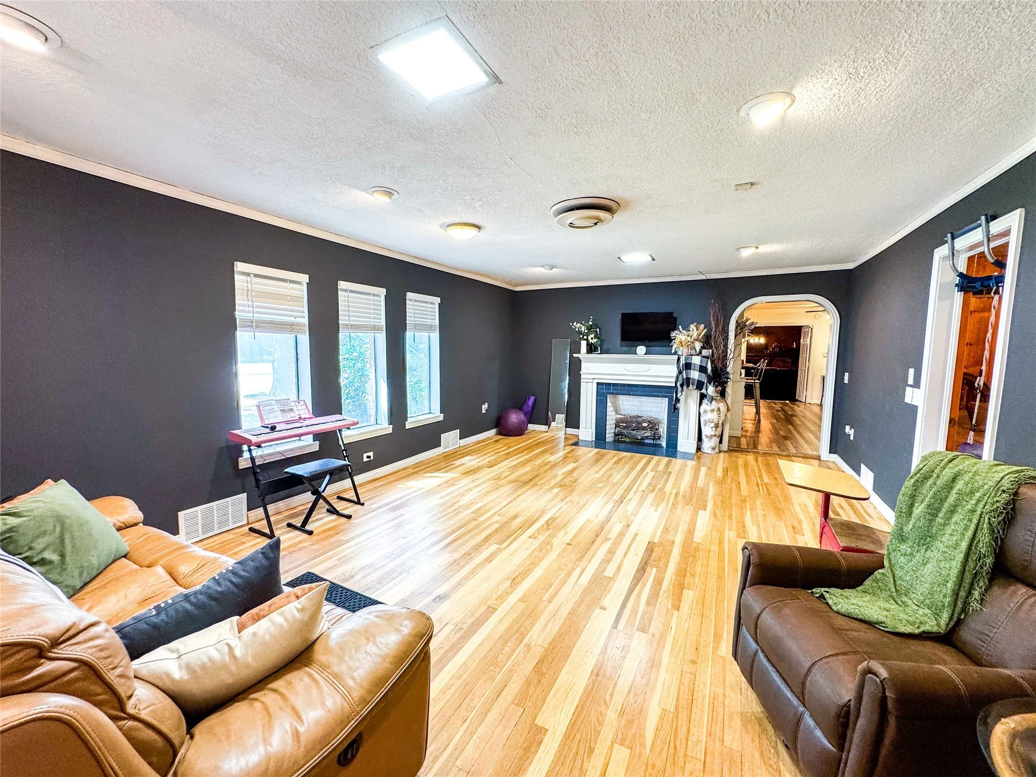 Single Family Residence For Sale in Haskell County , 1303 Grand Central Avenue, O'brien, Texas 79539, 5 Bedroom, 4 Bathroom, 2 Garage spaces, 4,513 Sqft, built in 1955, Preowned, Price $400,000, mls#21029575, Real Estate Agent in O'brien, Homes For Sale in Haskell county, Homes For Sale in O'brien, Realtor in O'brien Texas, Real Estate Brokerage Independent Realty Texas, Luminita Cordes Realtor