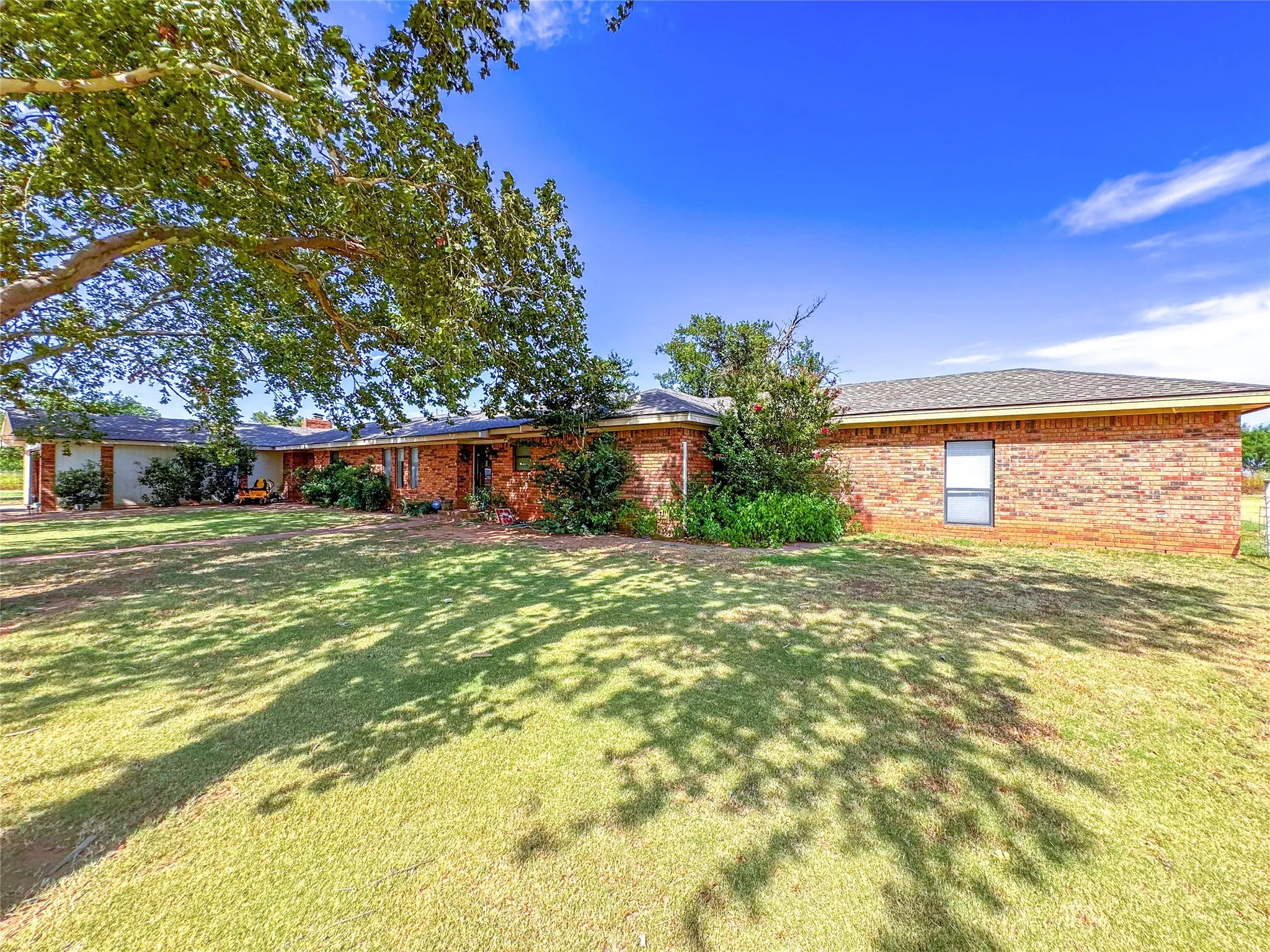 Single Family Residence For Sale in Haskell County , 1303 Grand Central Avenue, O'brien, Texas 79539, 5 Bedroom, 4 Bathroom, 2 Garage spaces, 4,513 Sqft, built in 1955, Preowned, Price $400,000, mls#21029575, Real Estate Agent in O'brien, Homes For Sale in Haskell county, Homes For Sale in O'brien, Realtor in O'brien Texas, Real Estate Brokerage Independent Realty Texas, Luminita Cordes Realtor
