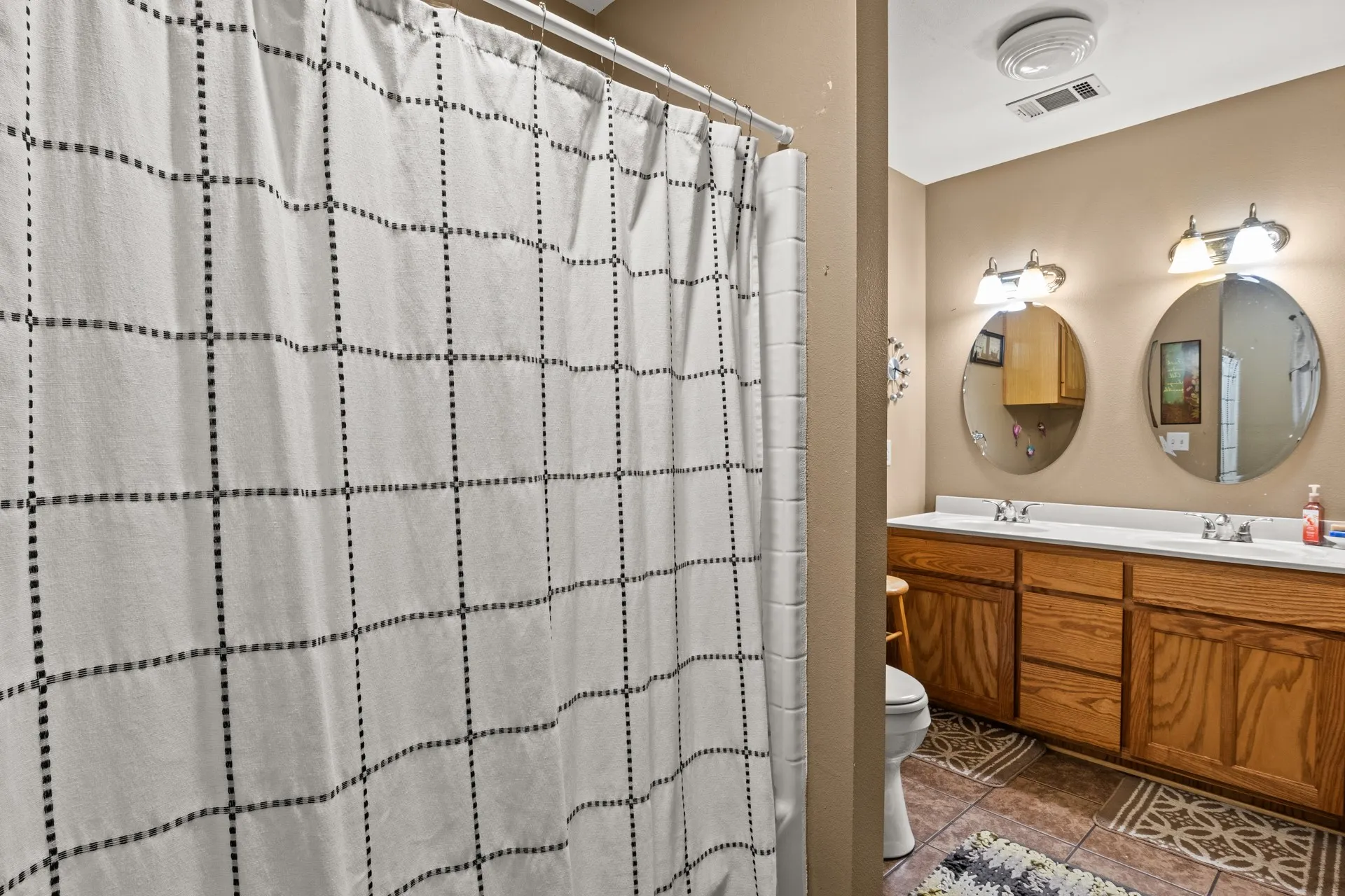 Single Family Residence For Sale in Camp County , 509 County Road 1309, Pittsburg, Texas 75686, 3 Bedroom, 3 Bathroom, Garage spaces, 1,508 Sqft, built in 2006, mls#21038808, Real Estate Agent in Pittsburg, Homes For Sale in Camp county, Homes For Sale in Pittsburg, Realtor in Pittsburg Texas, Real Estate Brokerage Independent Realty Texas, Luminita Cordes Realtor